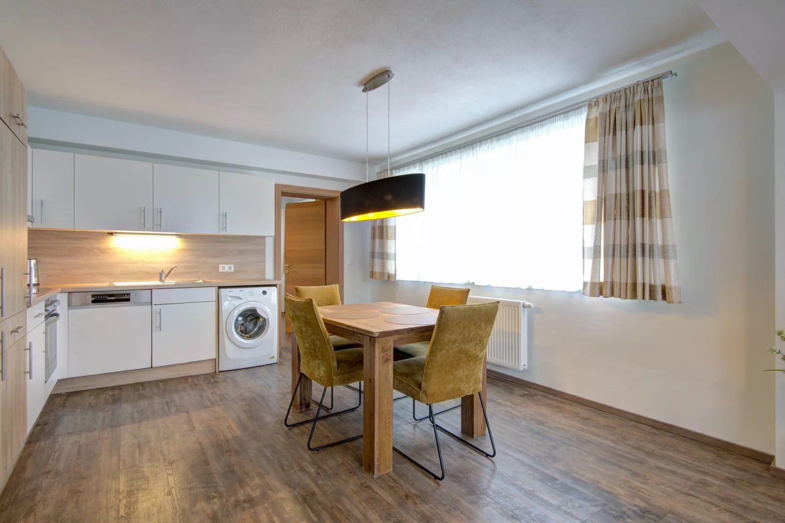 Brunner Apartment Top 1-Eetkamer