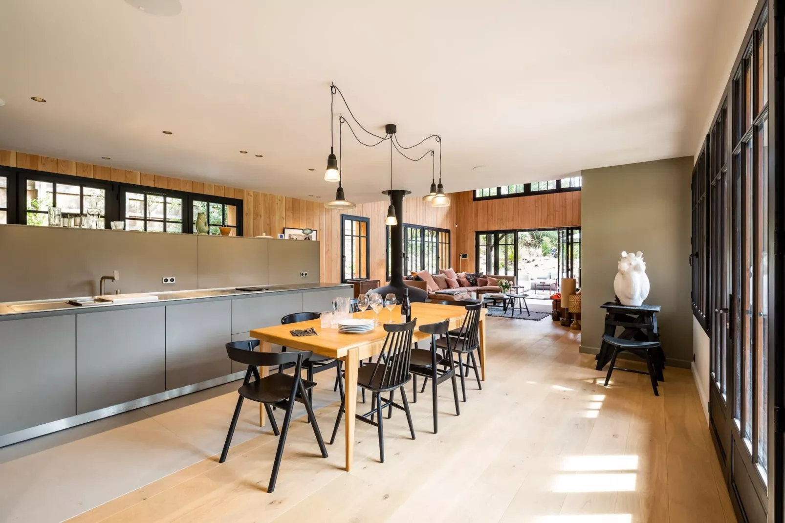 Villa Sylvestre-Eetkamer