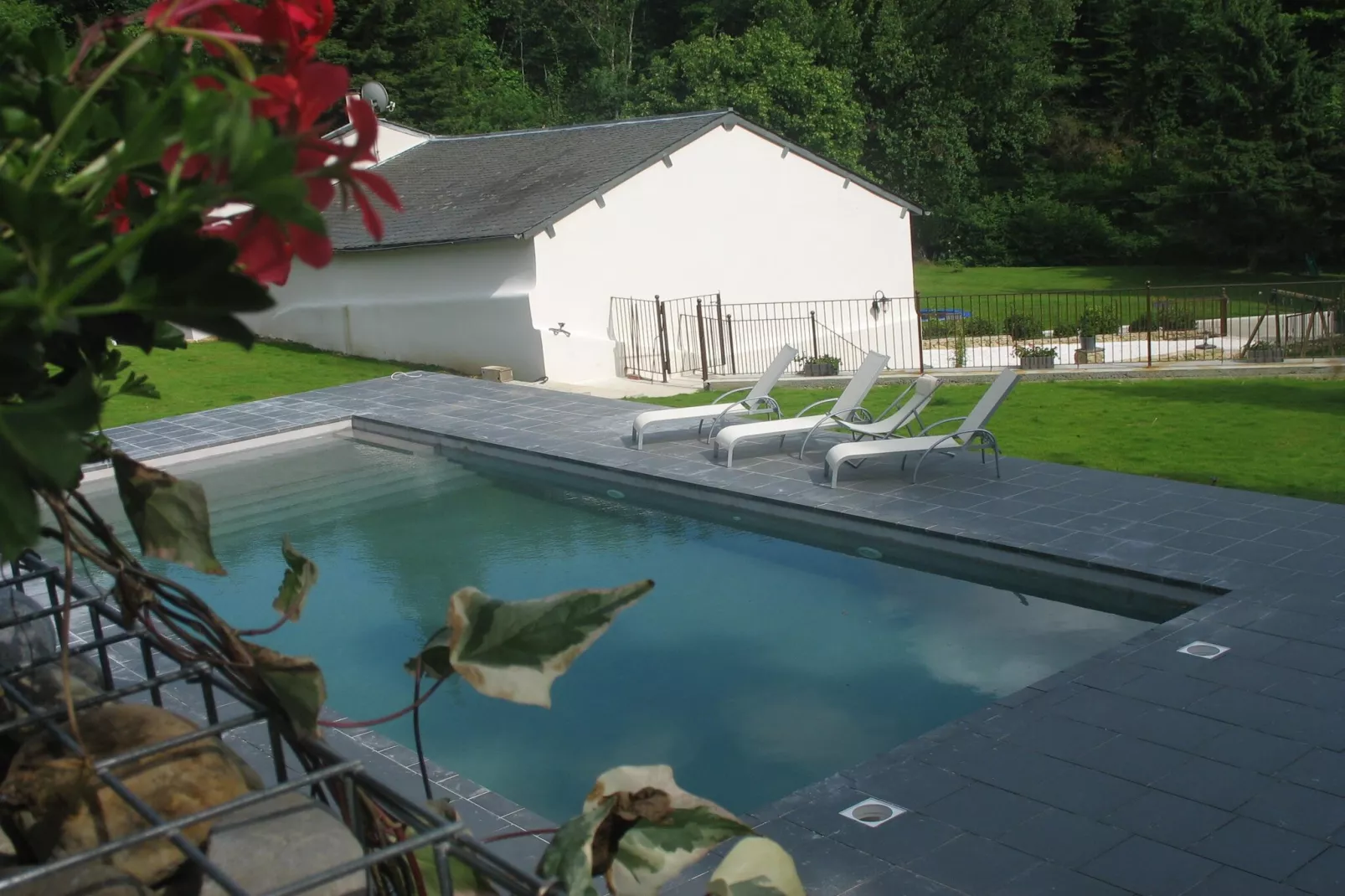 Gite du Pantouquet-Zwembad