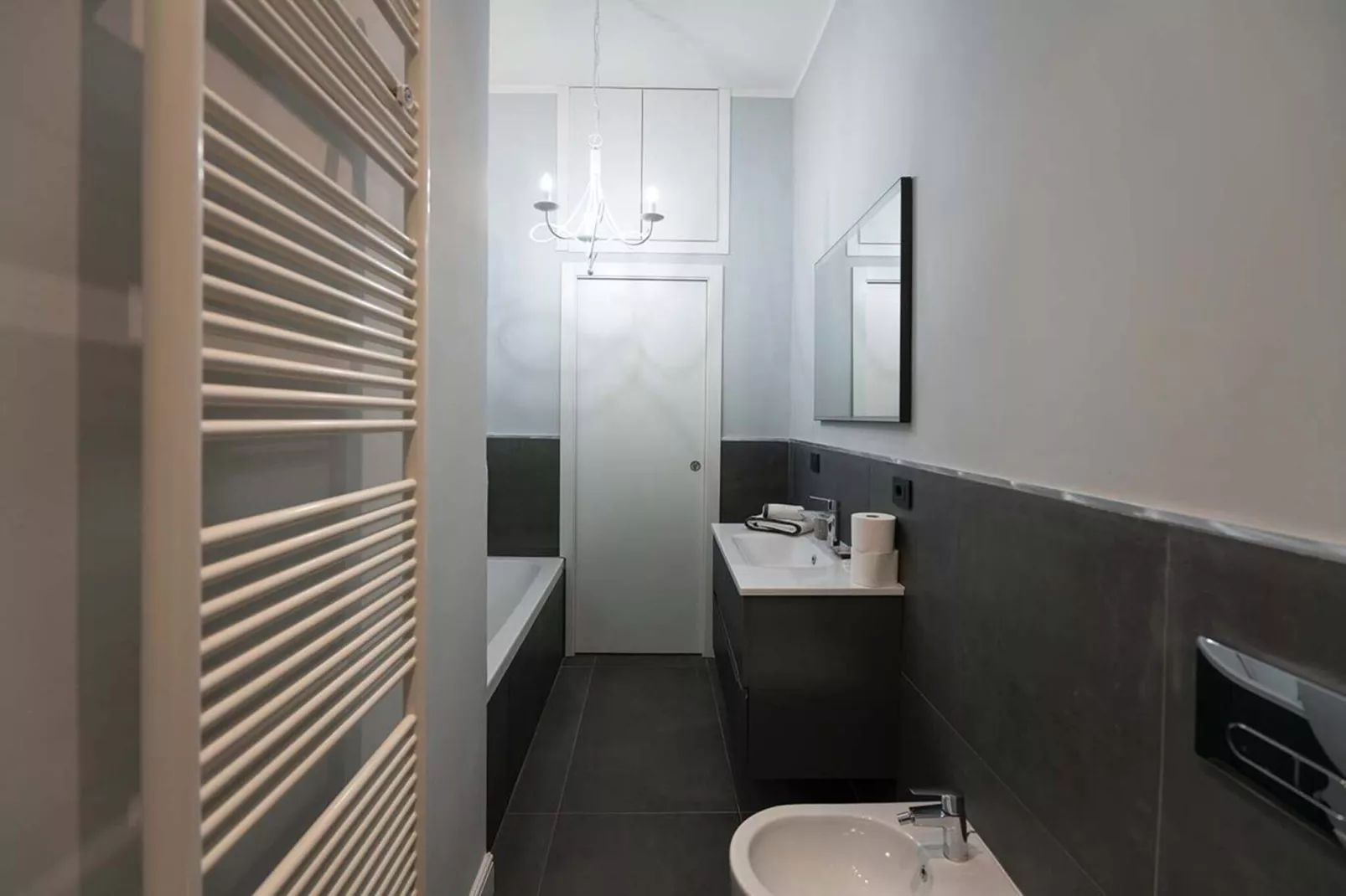 MI LOMELLINA-Badkamer