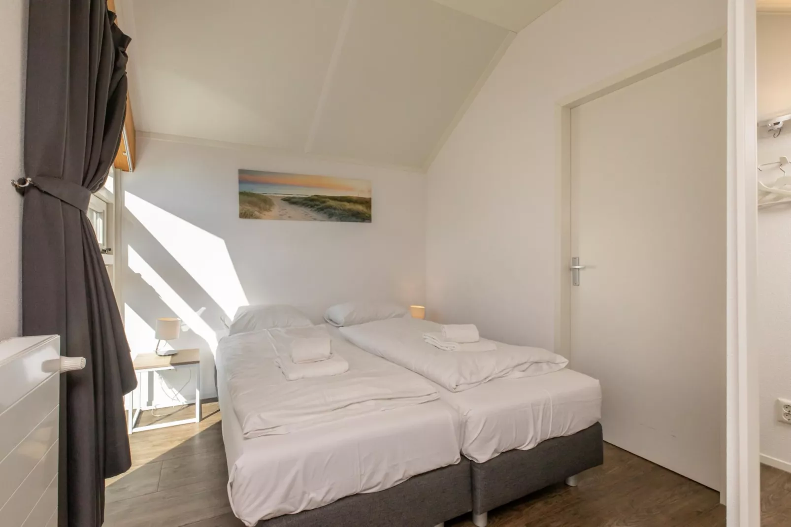 Zonnedorp 23 Zeeland Huis Renesse: Luxury Beach Holiday | Close to North Sea-Slaapkamer