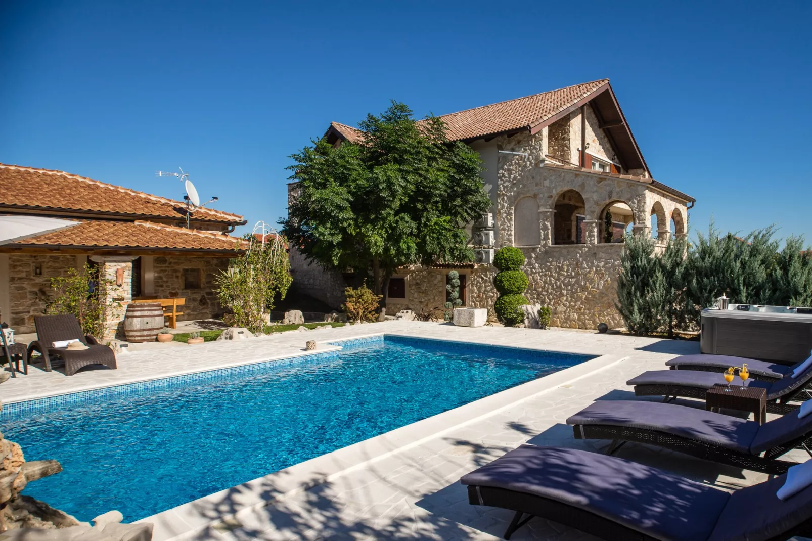 Villa Olea with private heated pool-Zwembad