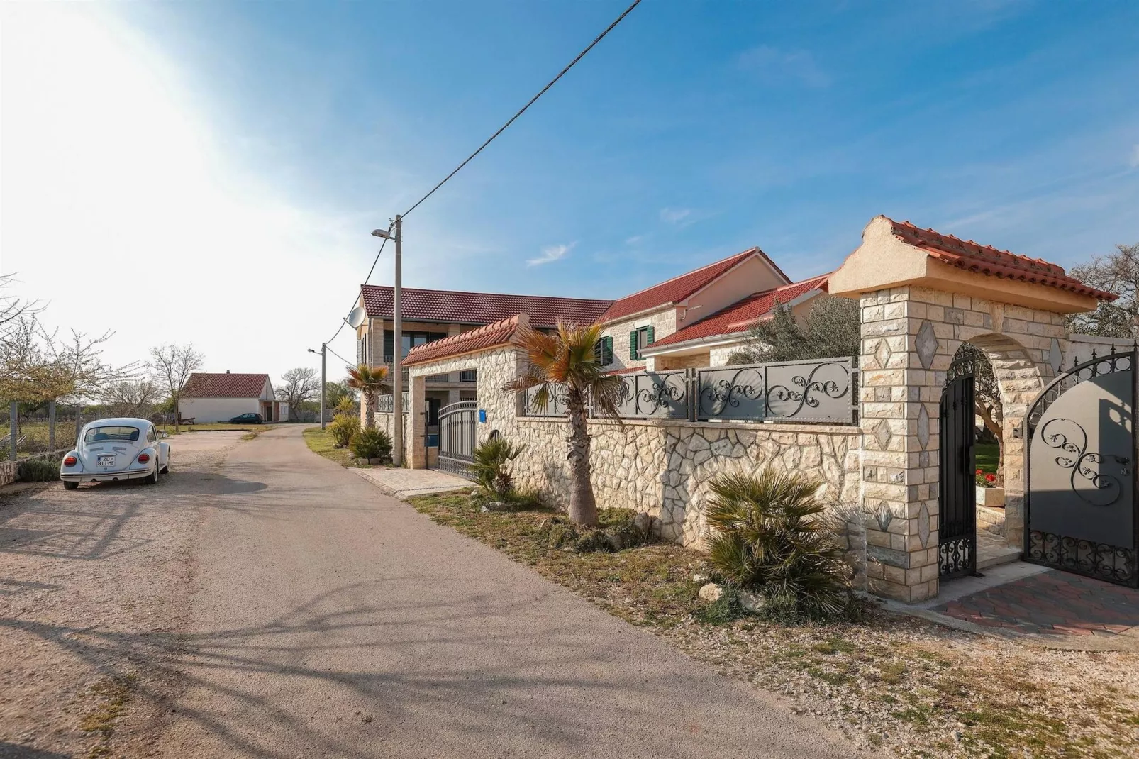 Authentic Villa Vita-Buitenkant zomer