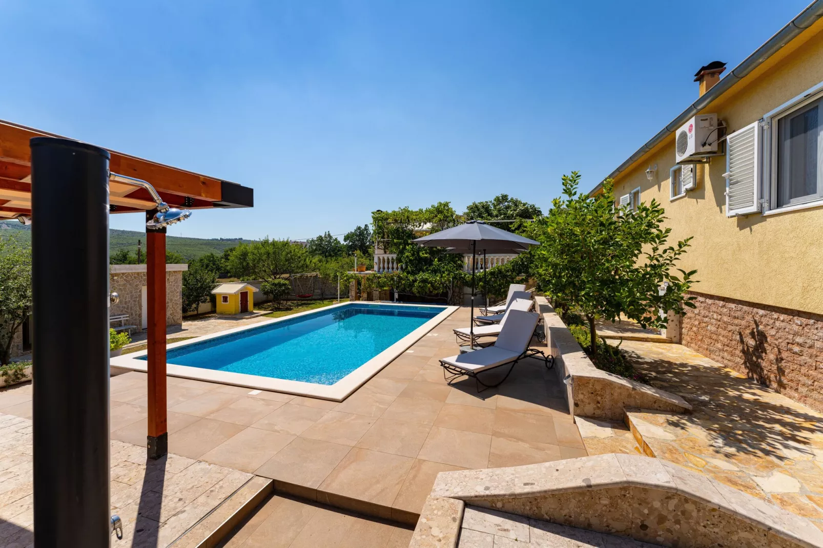 Villa Sucic with private pool-Zwembad