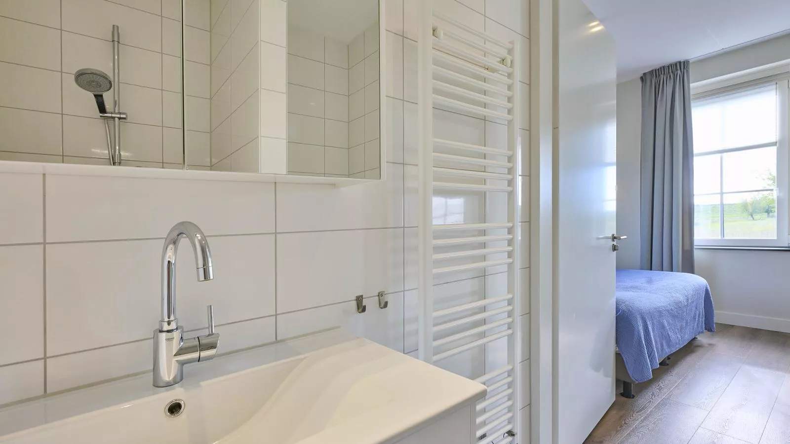 SeaLuxe Residence 27C-Badkamer