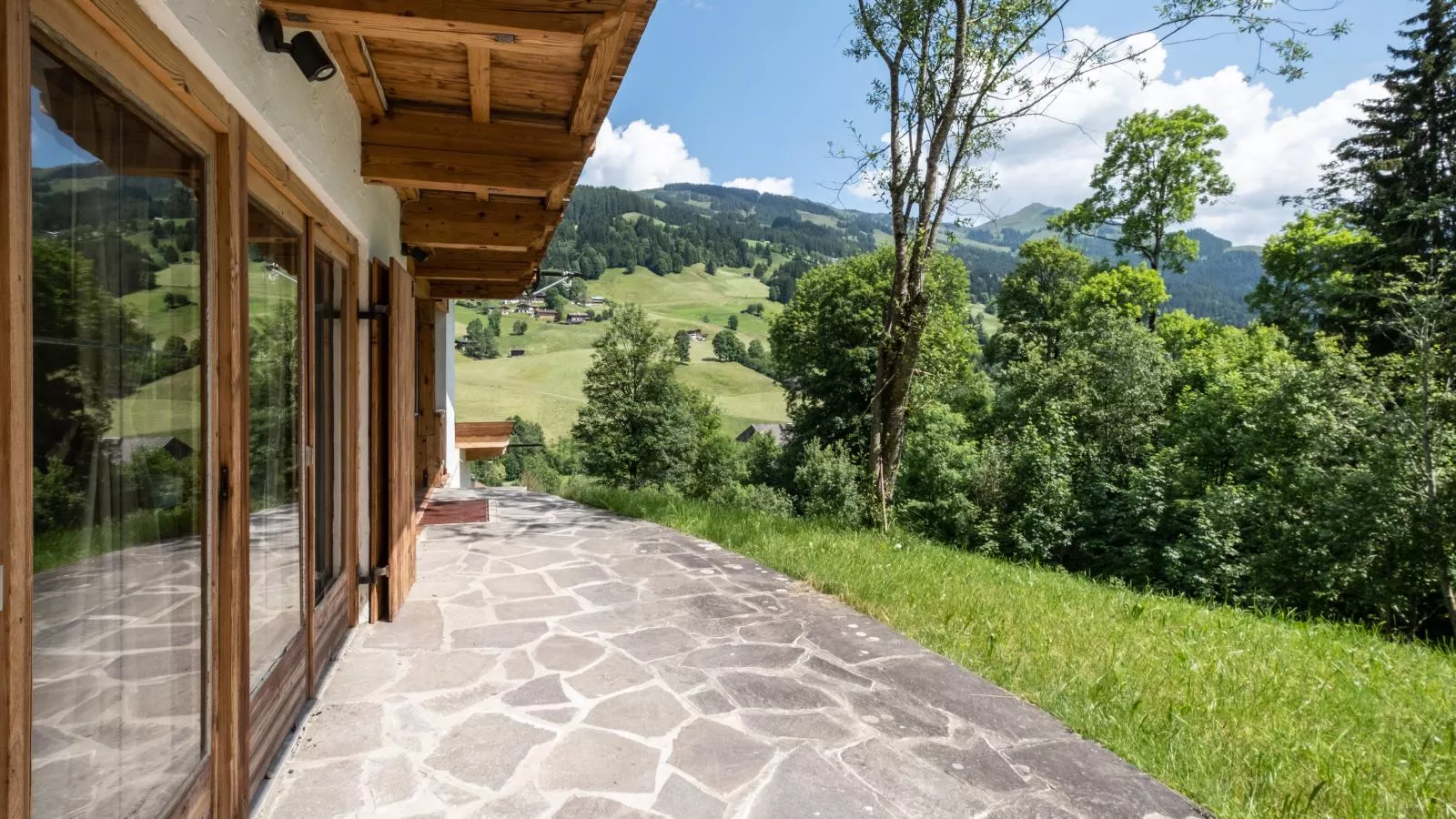 Brügglbach XL-Uitzicht zomer