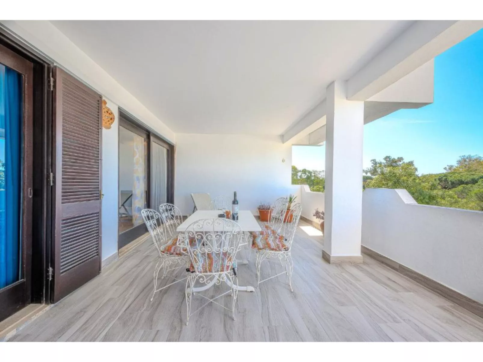 Ivone - Sunny Way-Buiten