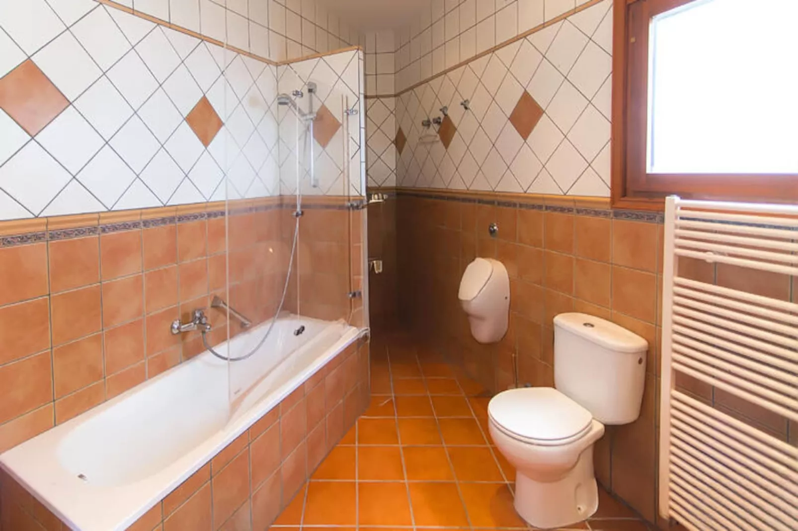 Maison à Roses-Niet-getagd