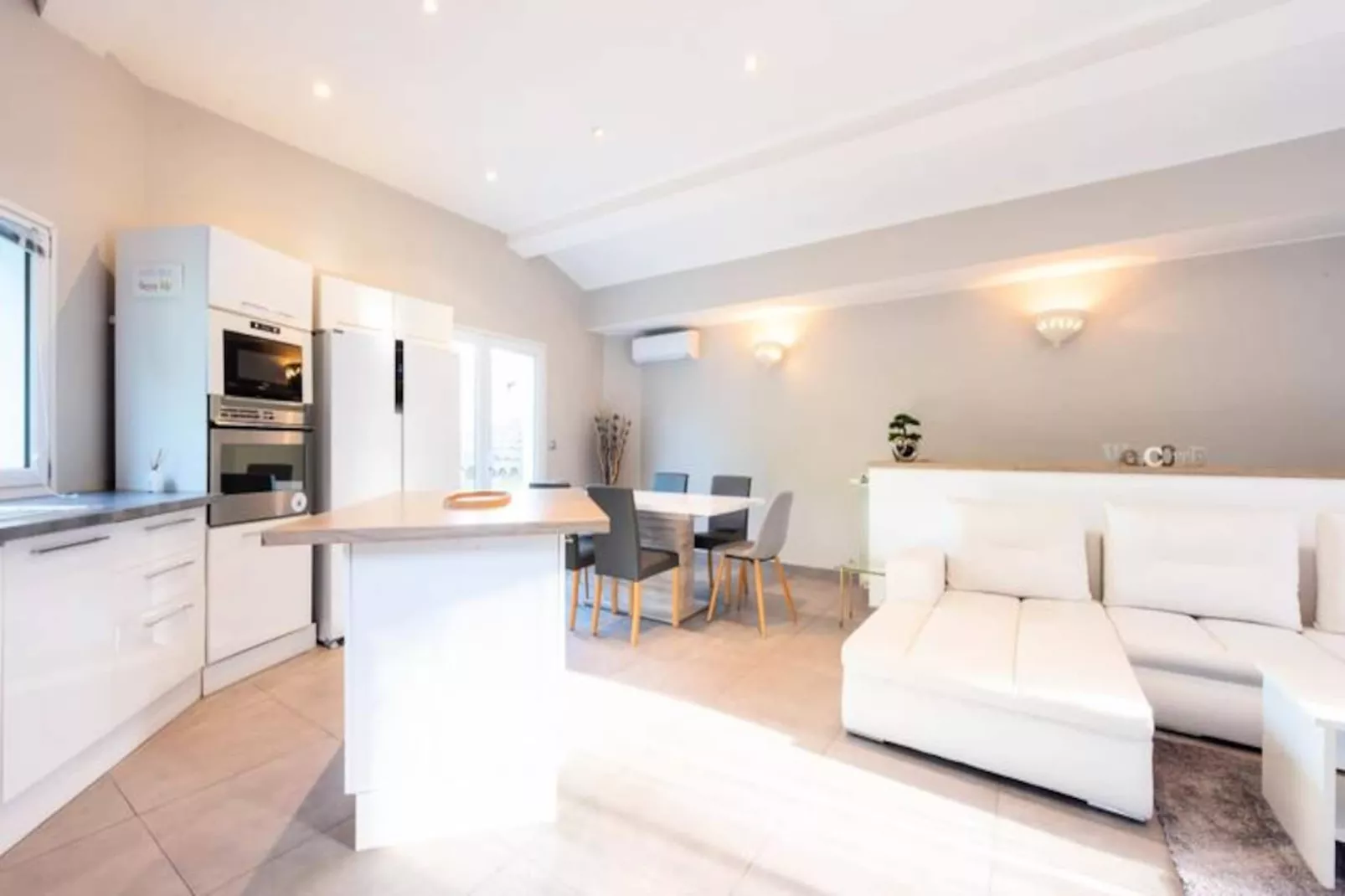 Résidence Villa 330m2, 6 Chambres, Piscine Chauff&eacute;e Jacuzzi - Niet-getagd