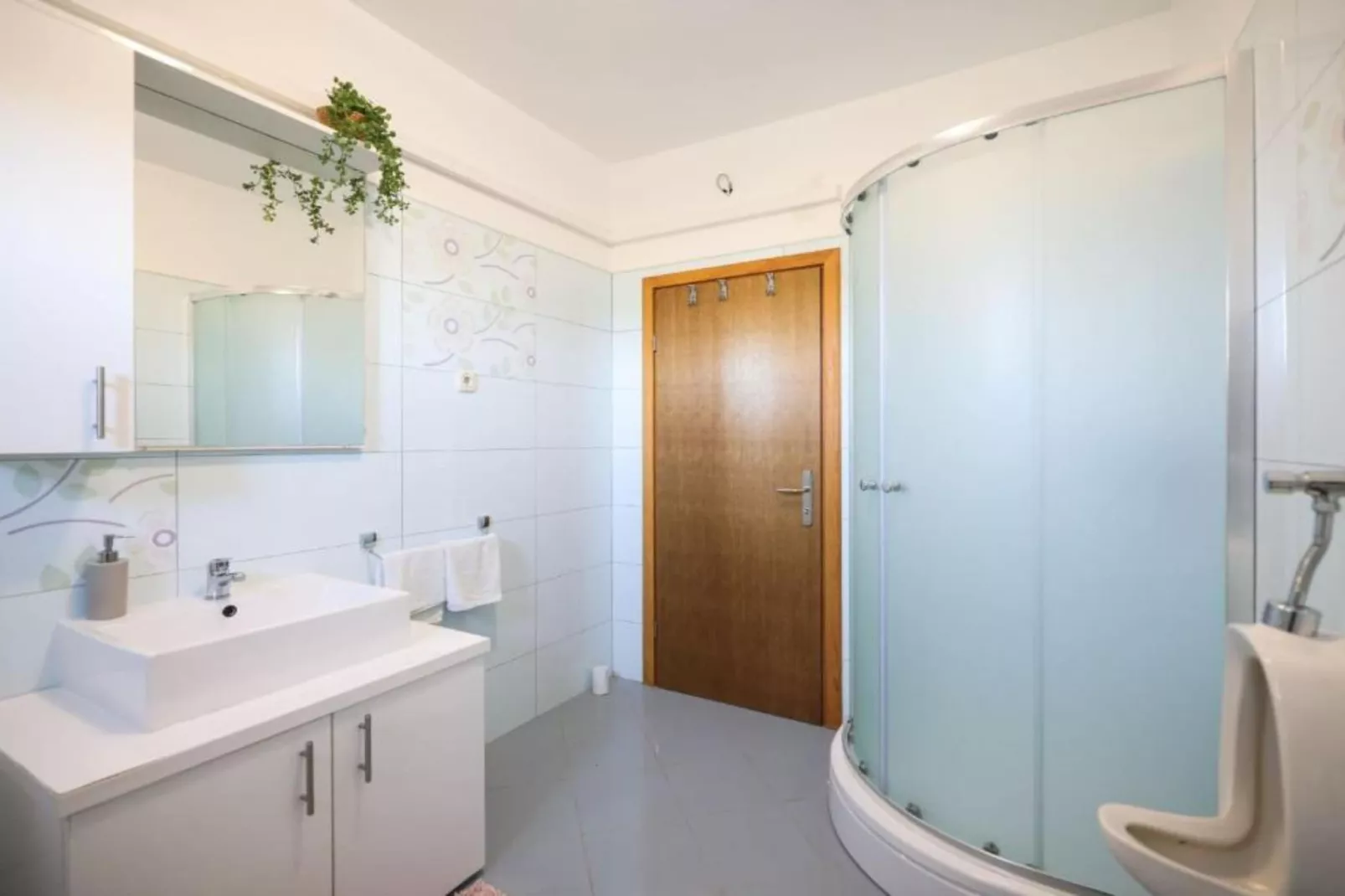 Villa Maja - Three bedroom villa with pool-Badkamer