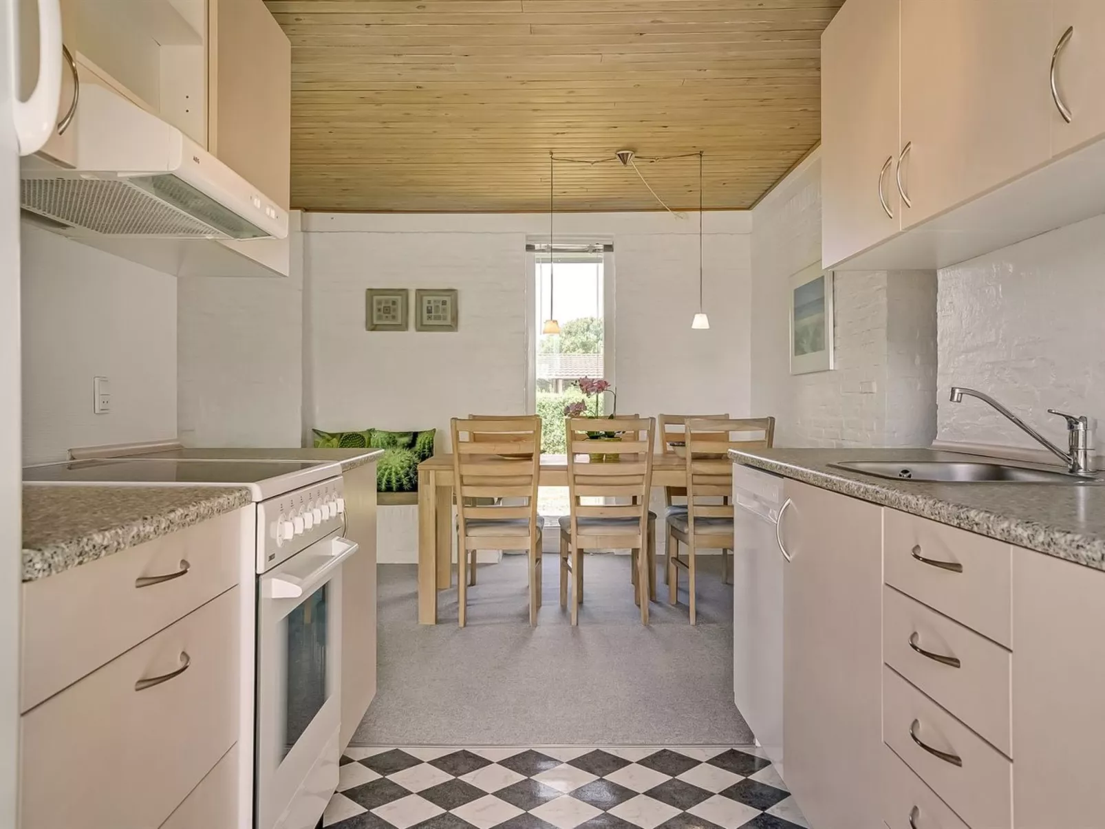 "Undine" - 300m from the sea-Binnen