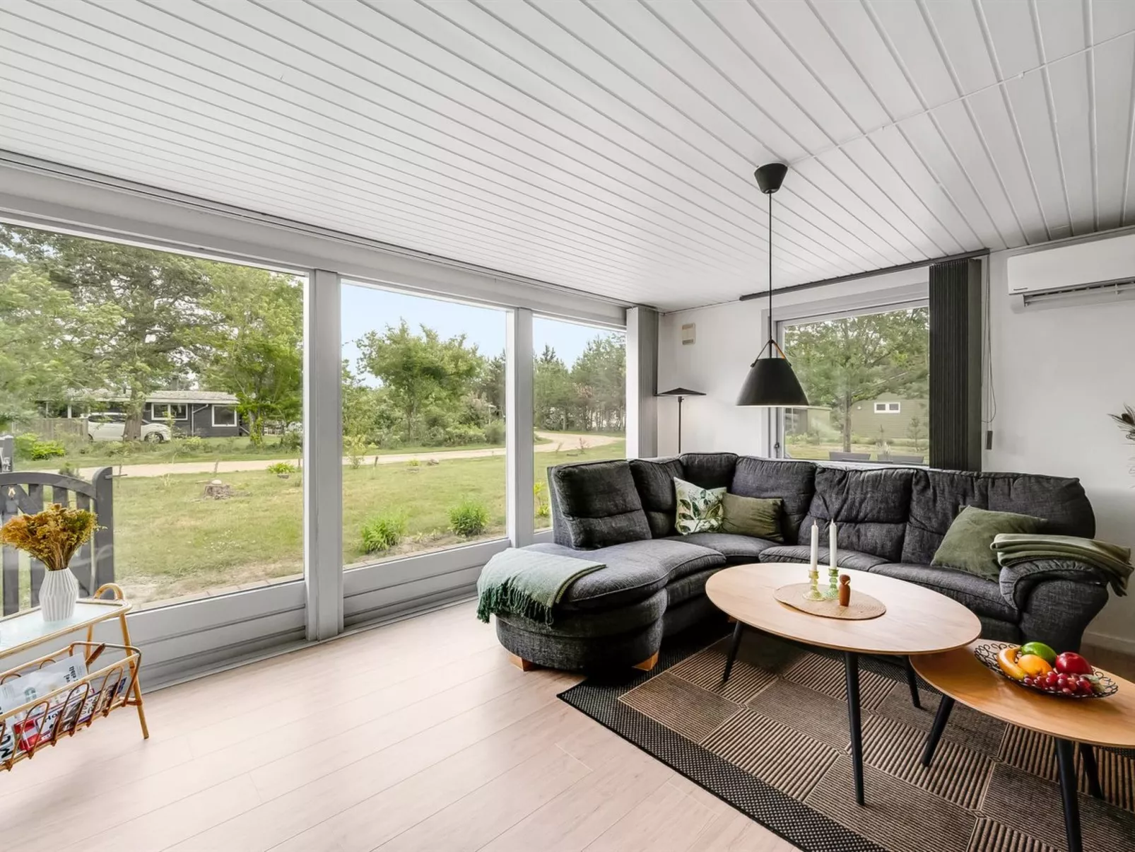 "Embla" - 500m to the fjord-Binnen