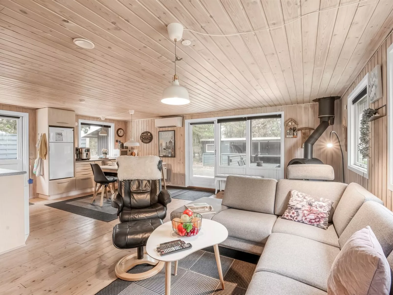 "Toimi" - 500m to the fjord-Binnen