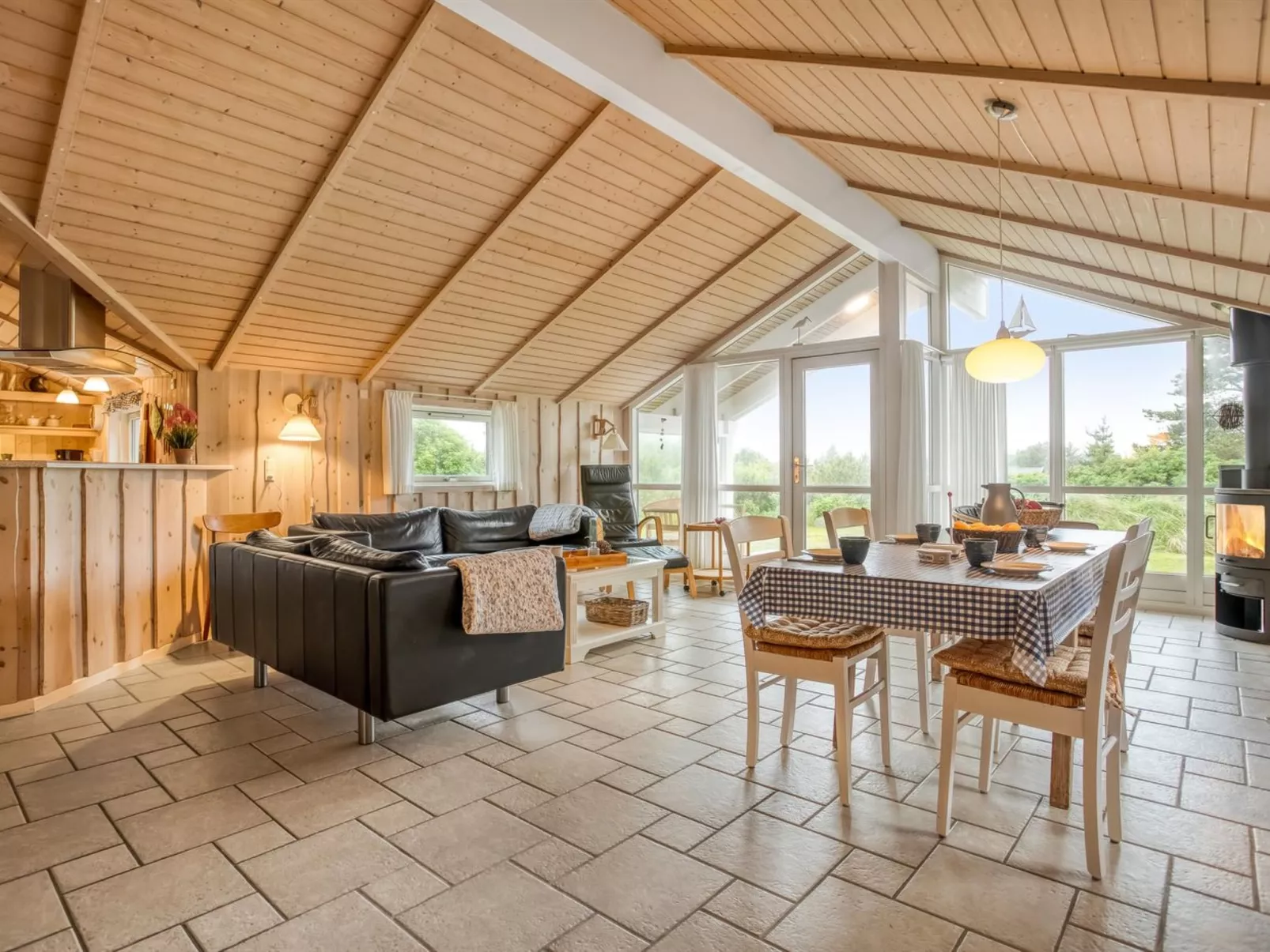 "Leya" - 1.2km from the sea-Binnen