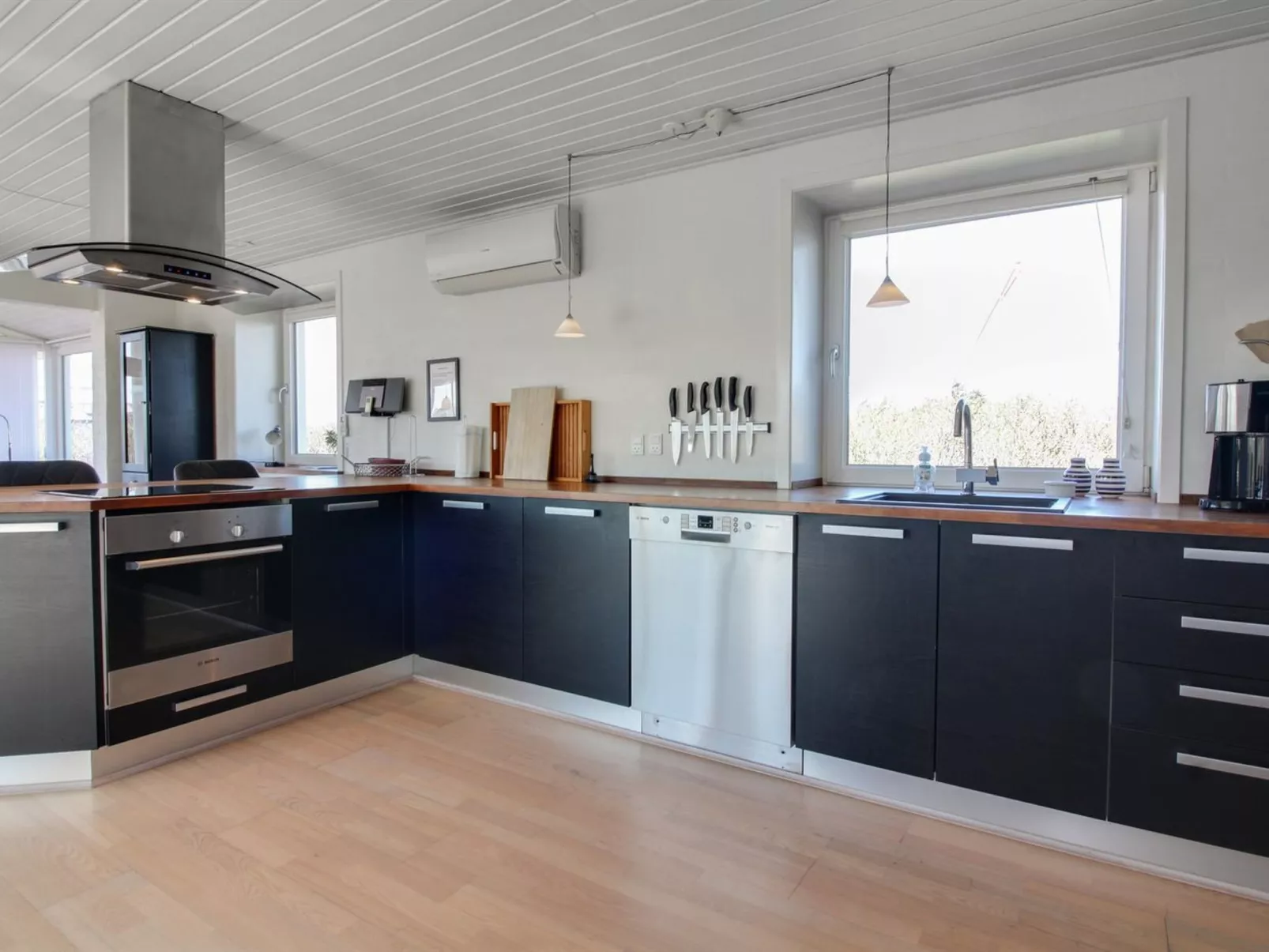 "Minza" - 250m from the sea-Binnen