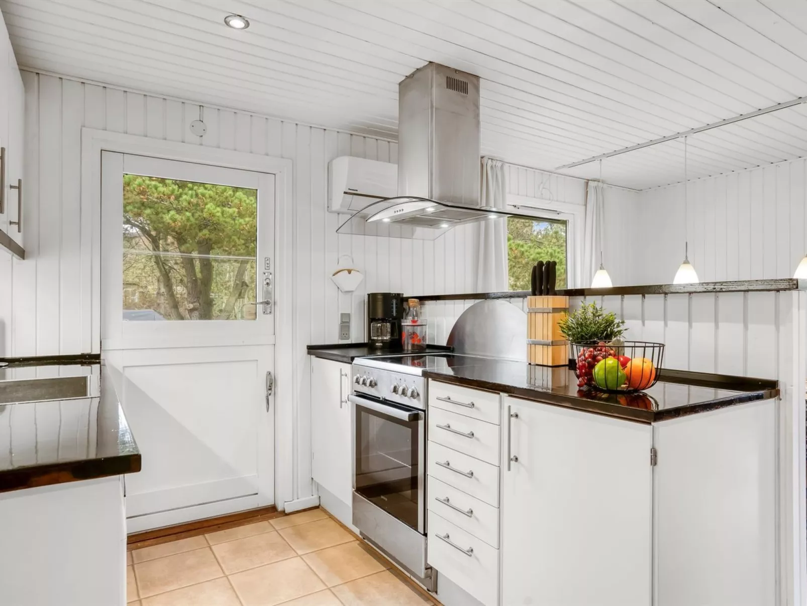 "Birghir" - 1.5km from the sea-Binnen