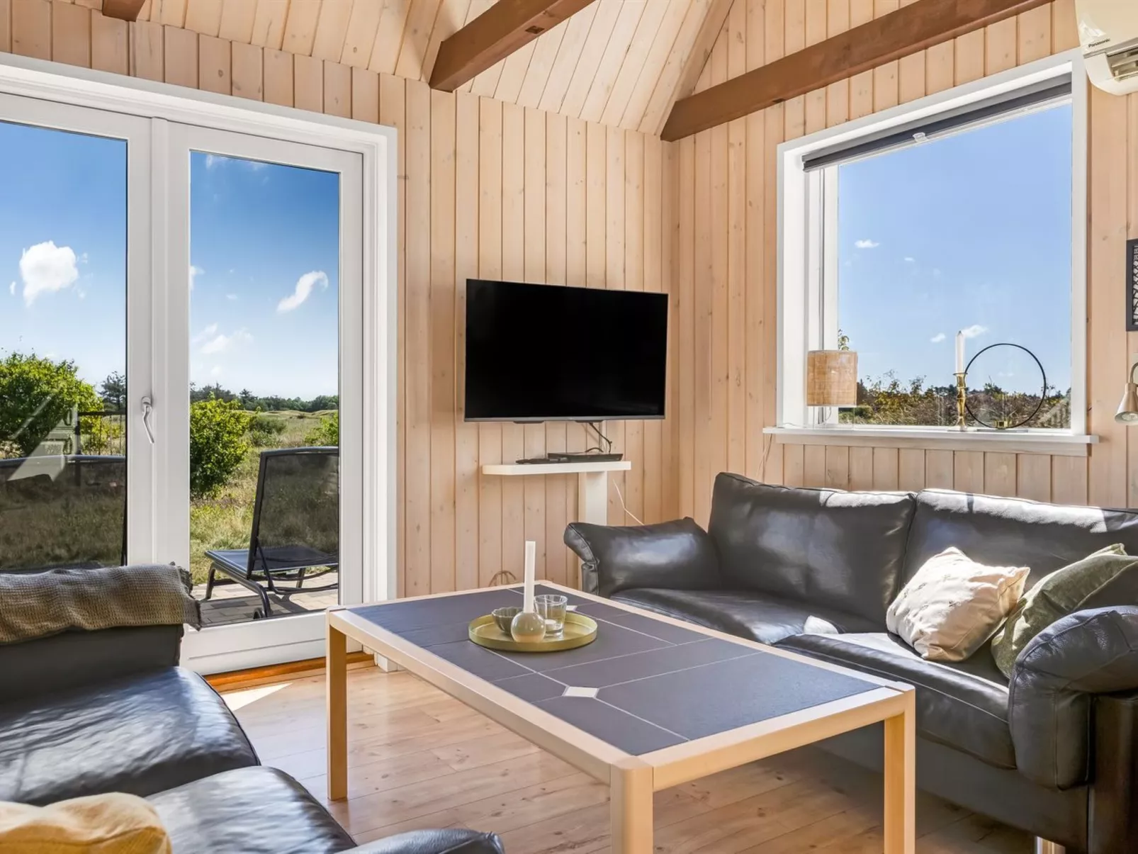 "Clare" - 4km from the sea-Binnen