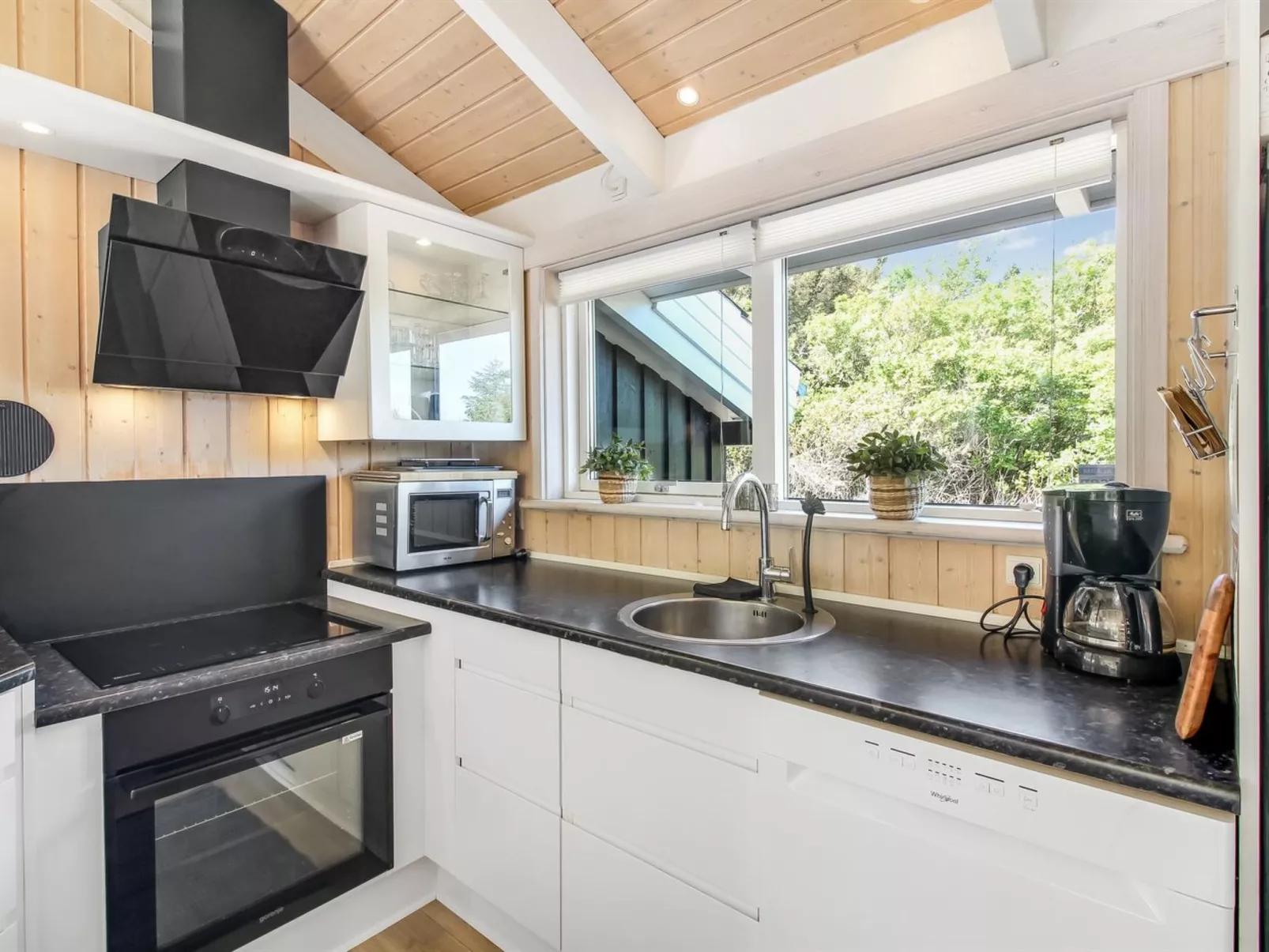 "Elvan" - 450m from the sea-Binnen