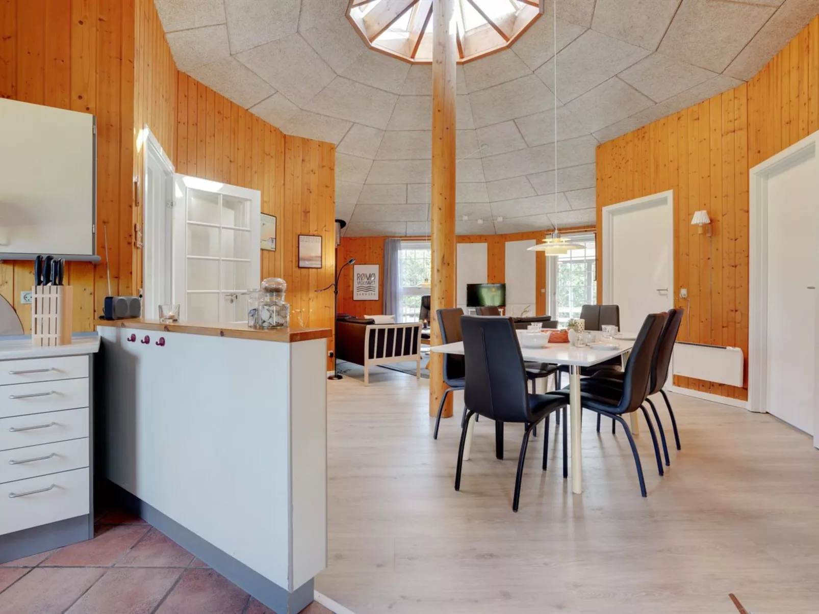 "Mariette" - 3.1km from the sea-Binnen