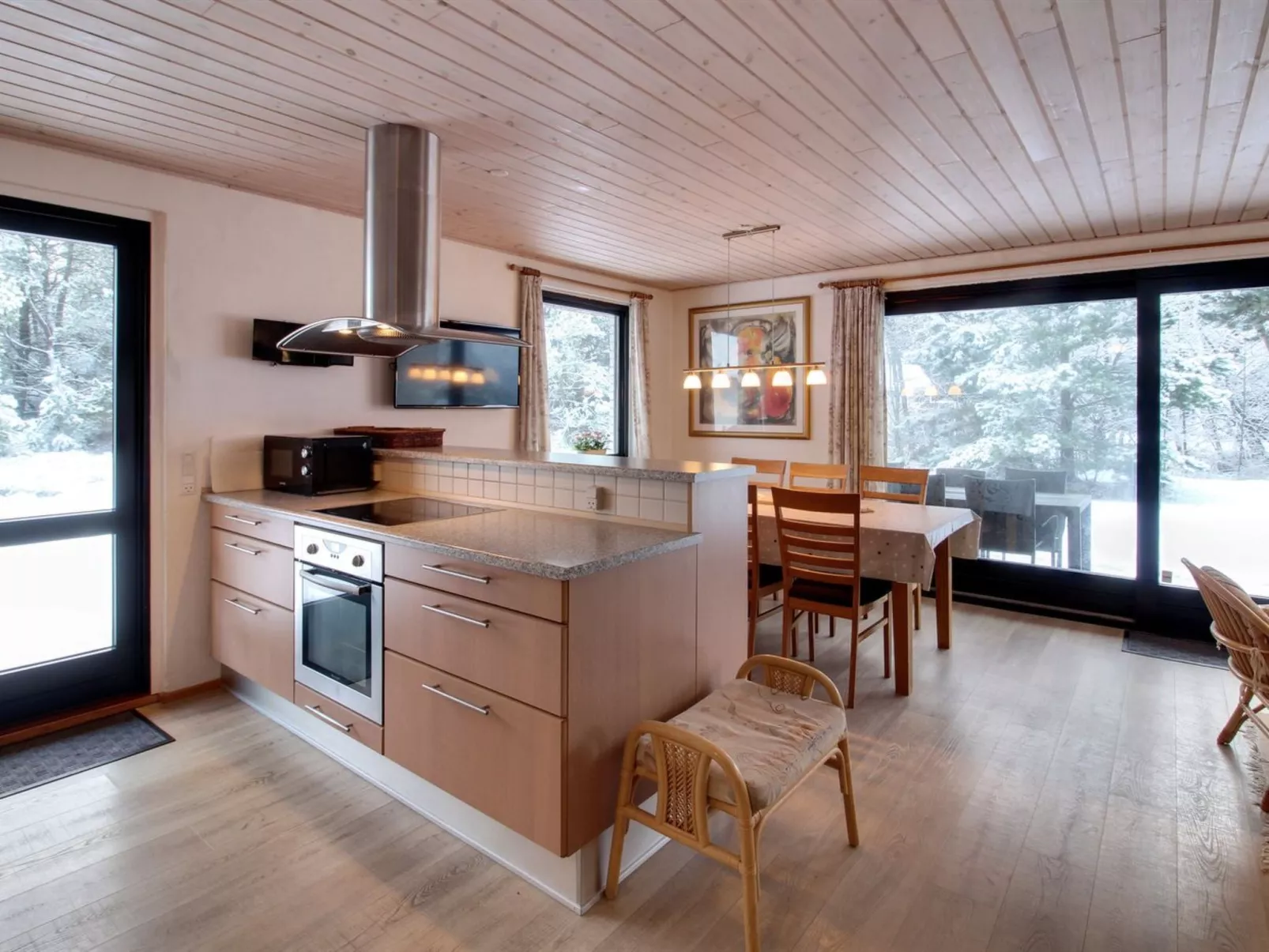 "Vendela" - 2.5km from the sea-Binnen