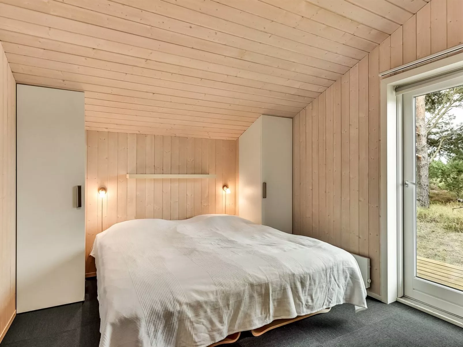 "Lav" - 3.8km from the sea-Binnen