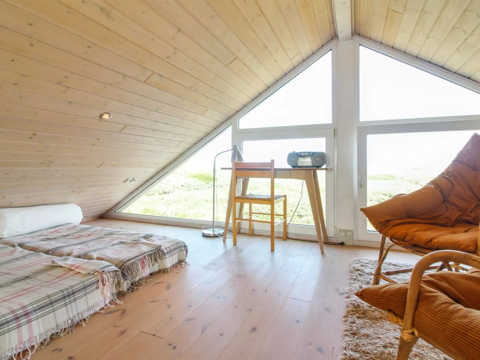 "Harry" - 100m from the sea-Binnen