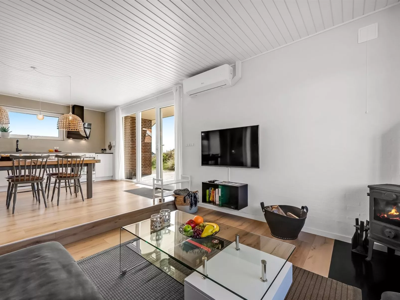 "Stinna" -  from the sea-Binnen