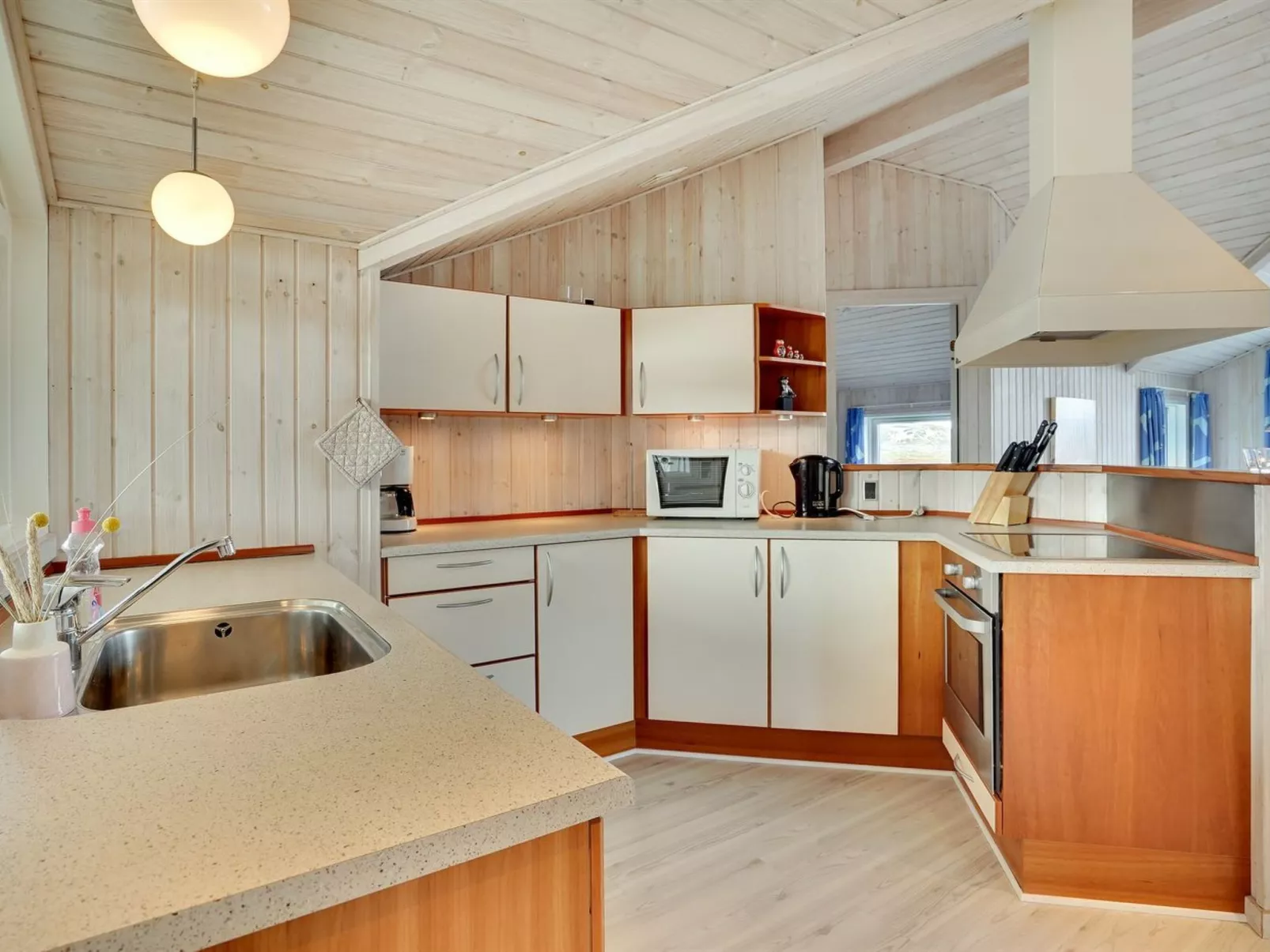 "Zaga" -  from the sea-Binnen