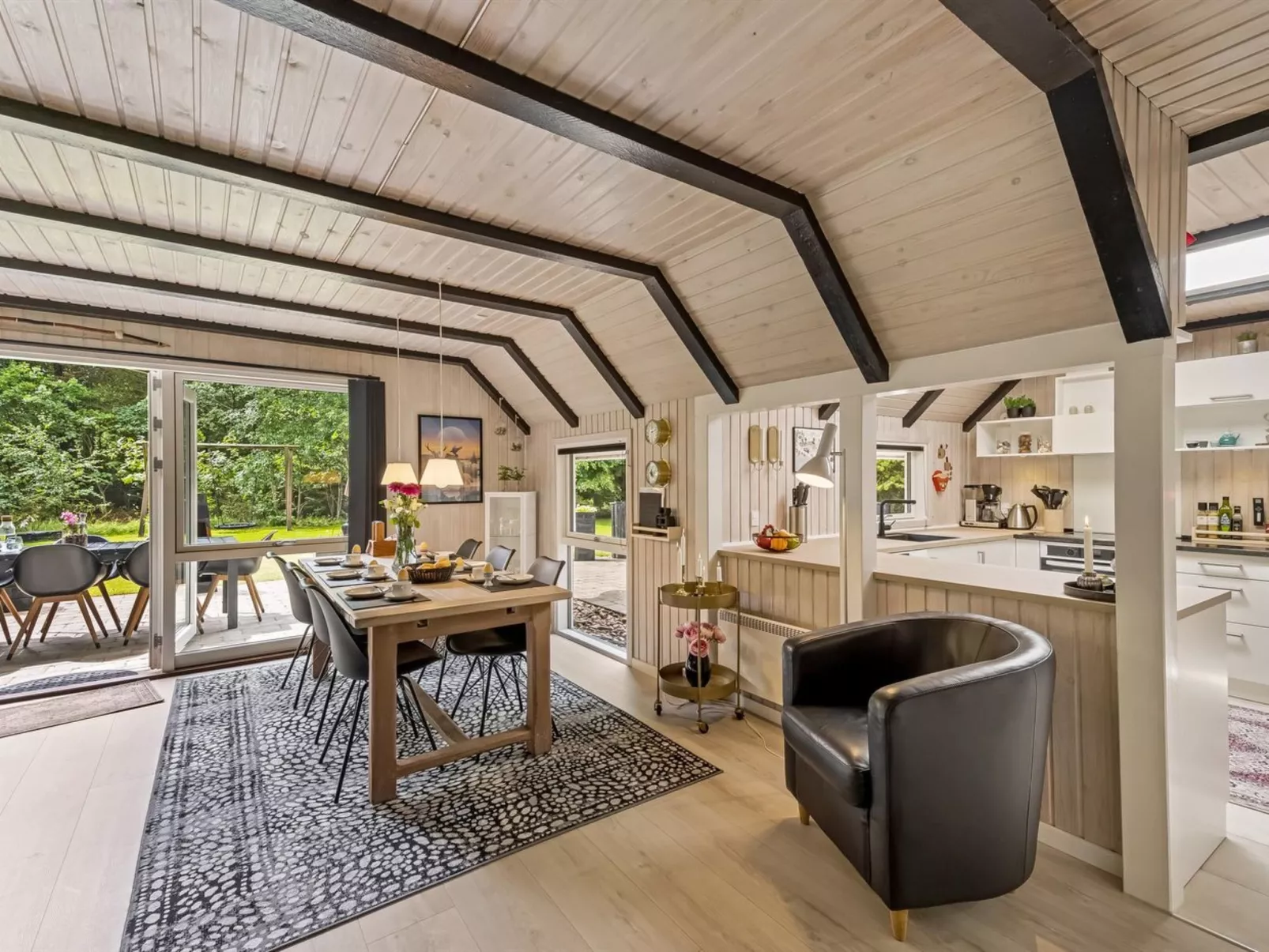 "Arttu" - 2.4km from the sea-Binnen