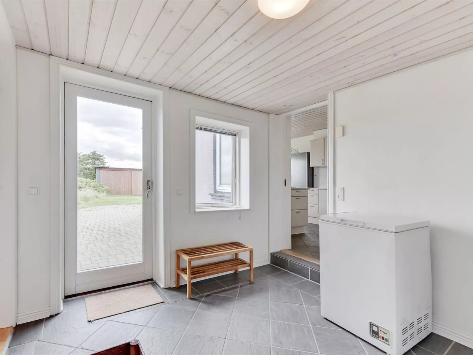 "Matthias" - 400m to the fjord-Binnen