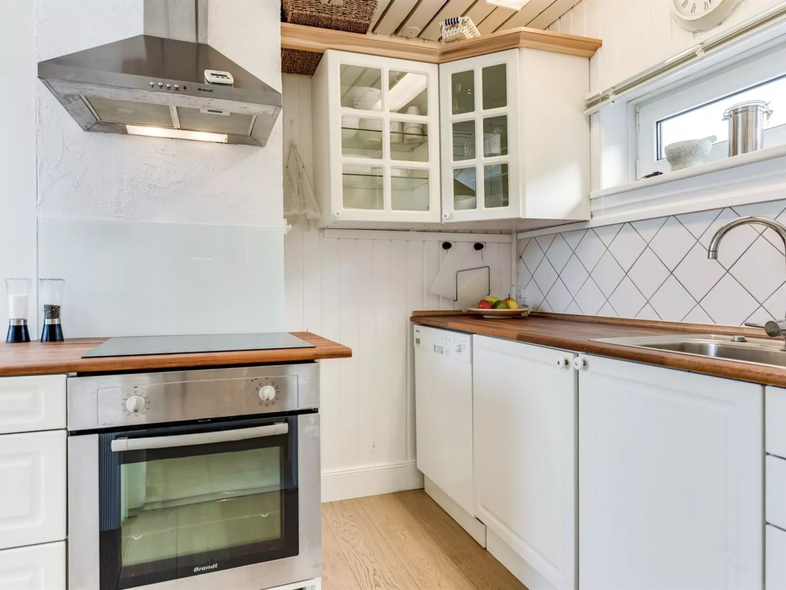 "Grazian" - 50m from the sea-Binnen