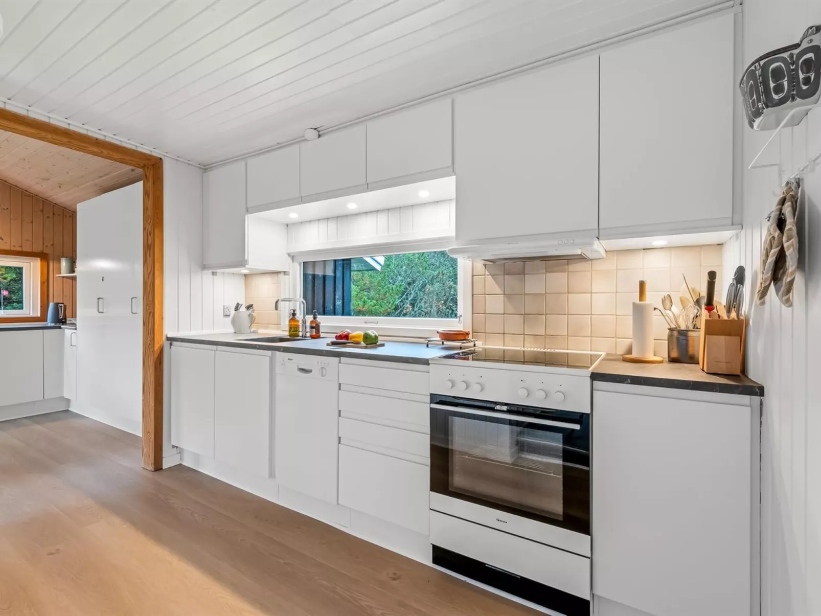 "Glady" - 500m from the sea-Binnen