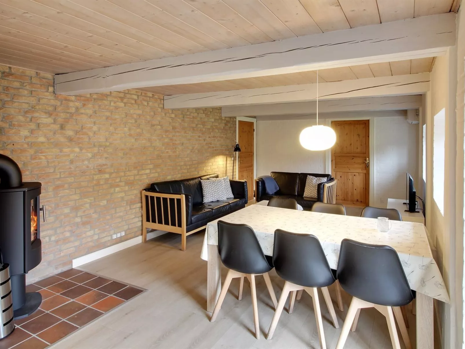 "Naili" - 3.1km from the sea-Binnen