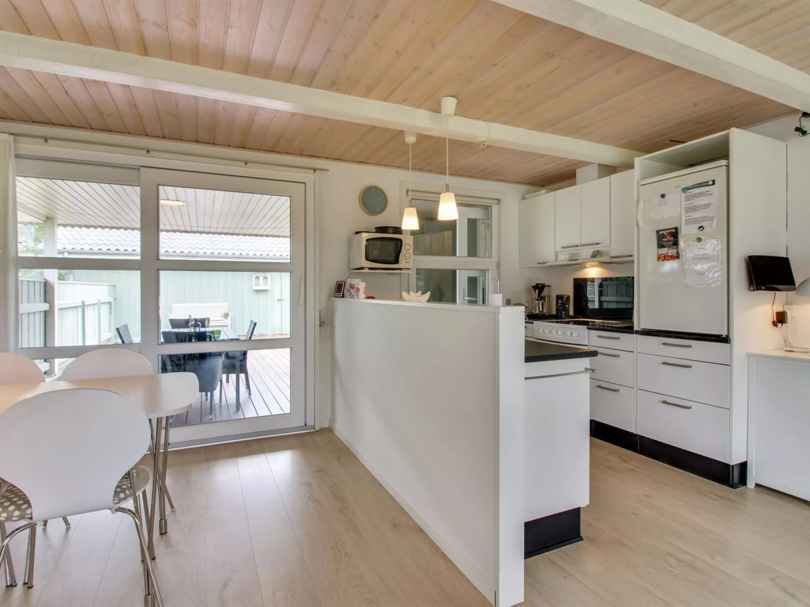 "Livia" - 900m from the sea-Binnen