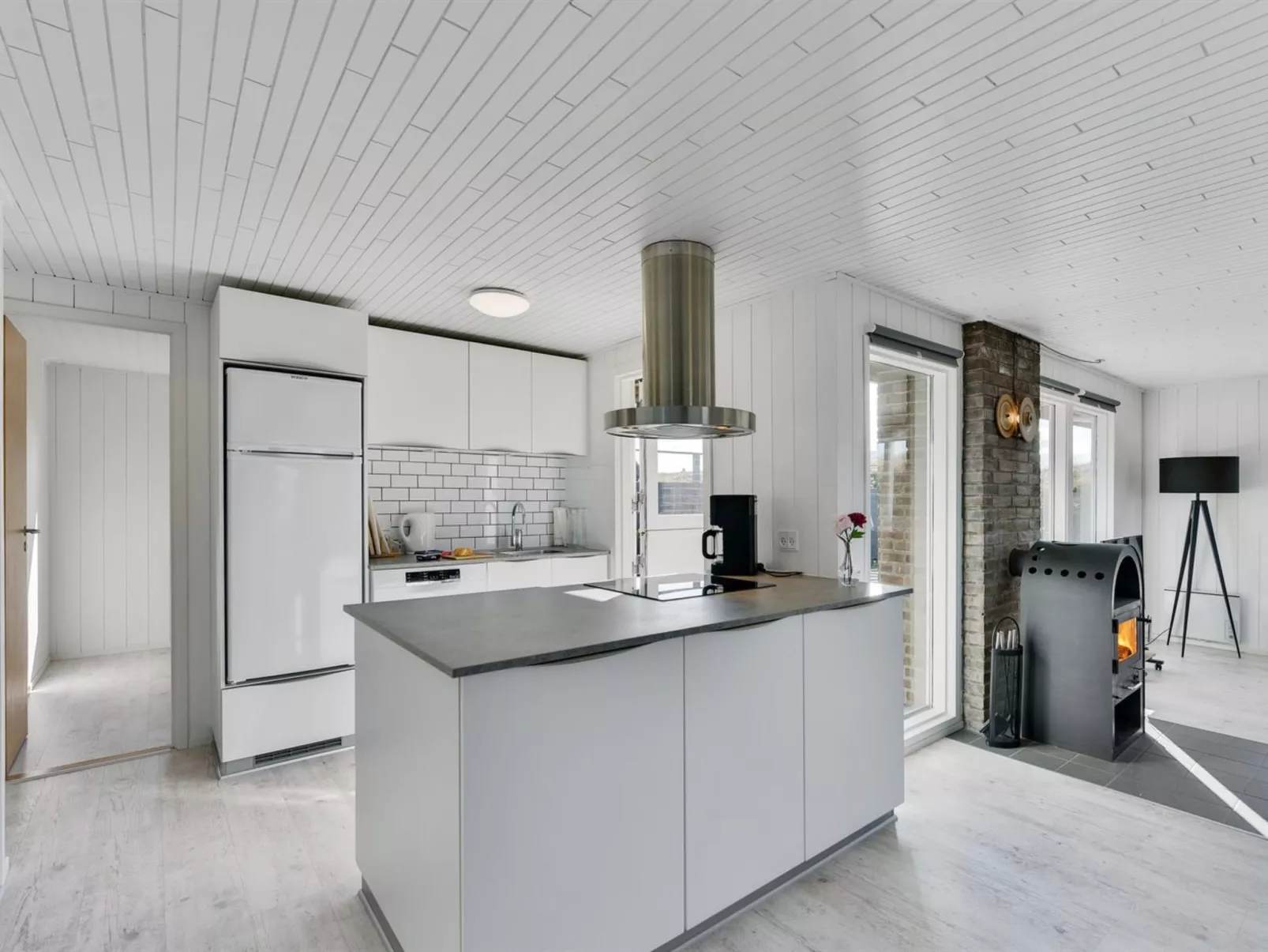 "Aiske" -  from the sea-Binnen