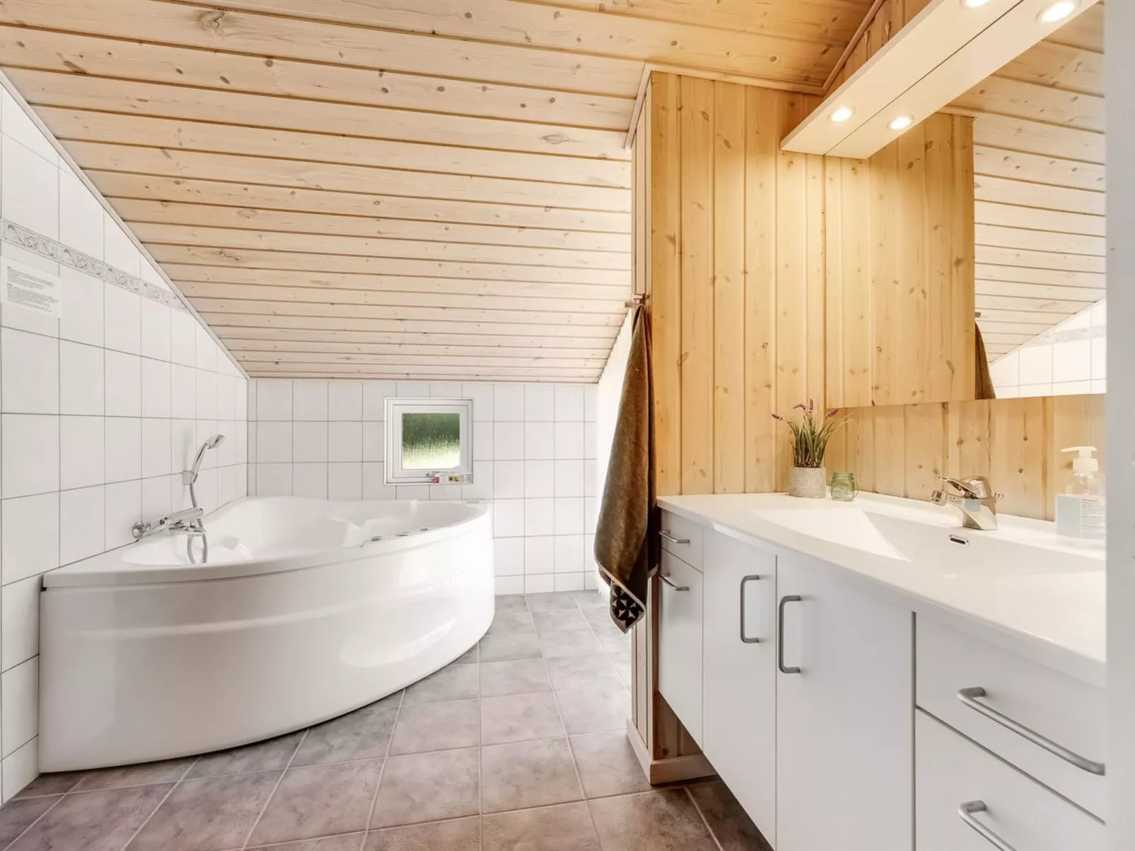 "Thorketil" - 1.1km from the sea-Binnen