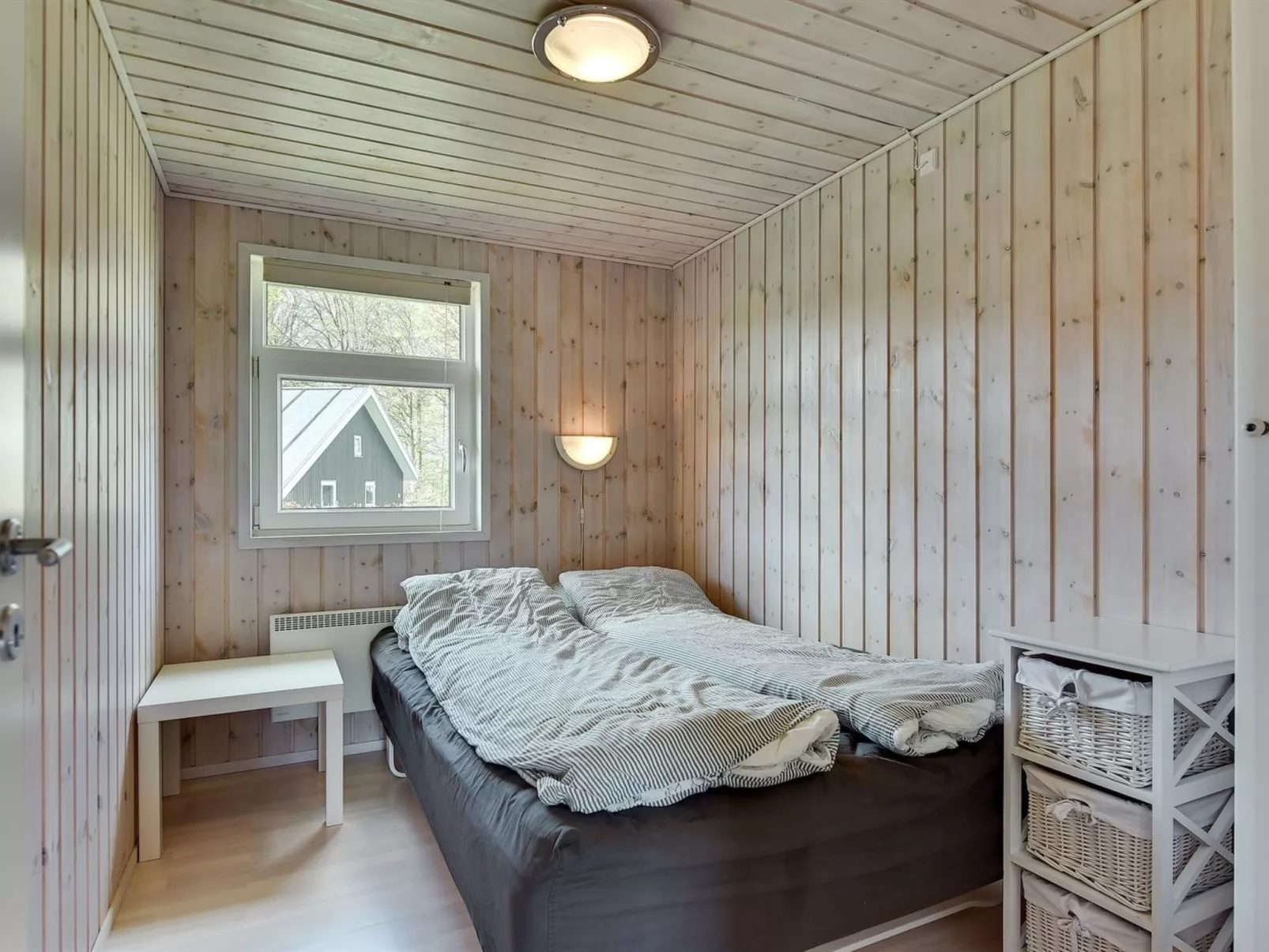 "Enja" - 150m from the sea-Binnen