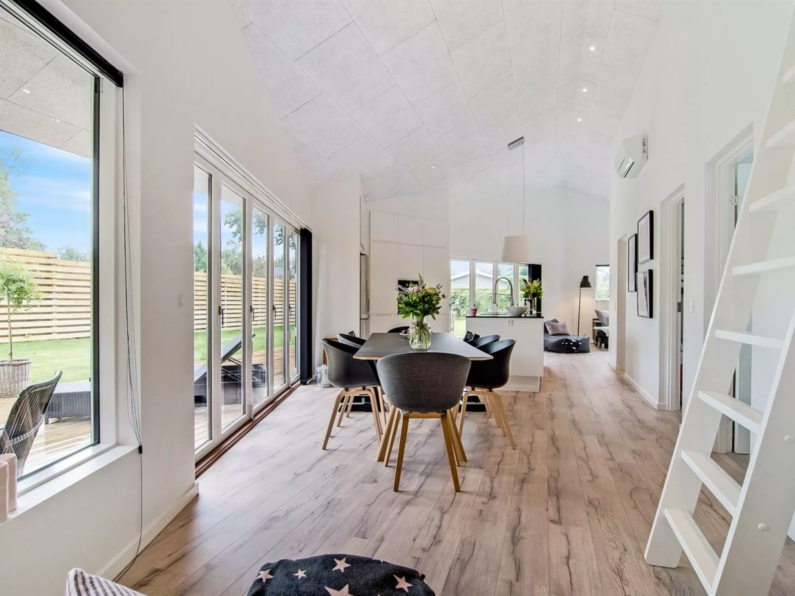 "Dorthie" - 800m from the sea-Binnen