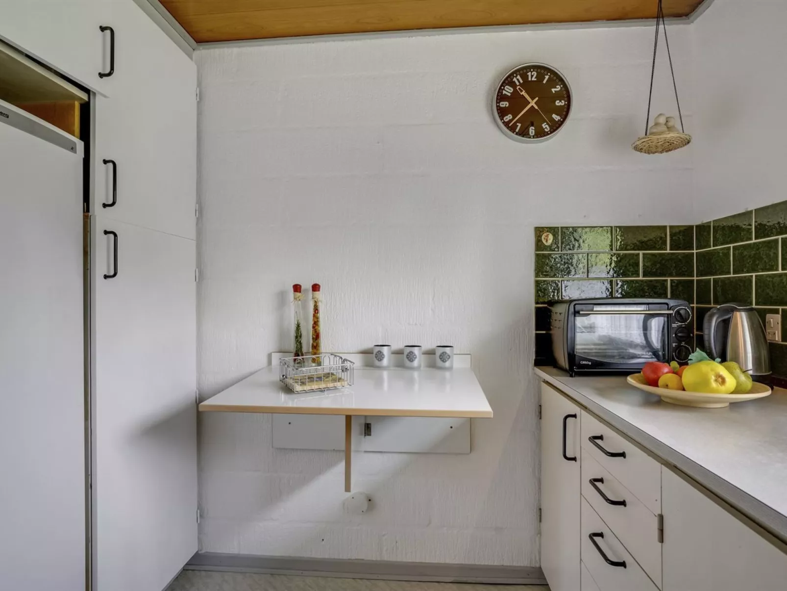 "Yak" - 350m from the sea-Binnen