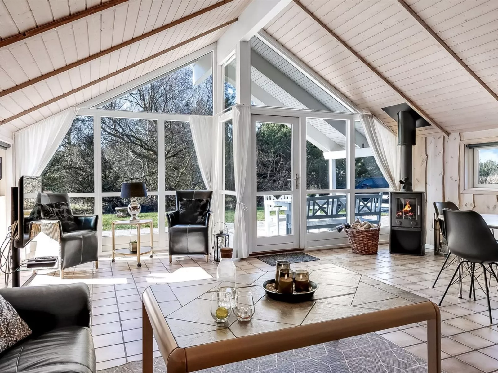 "Tovi" - 4km from the sea-Binnen