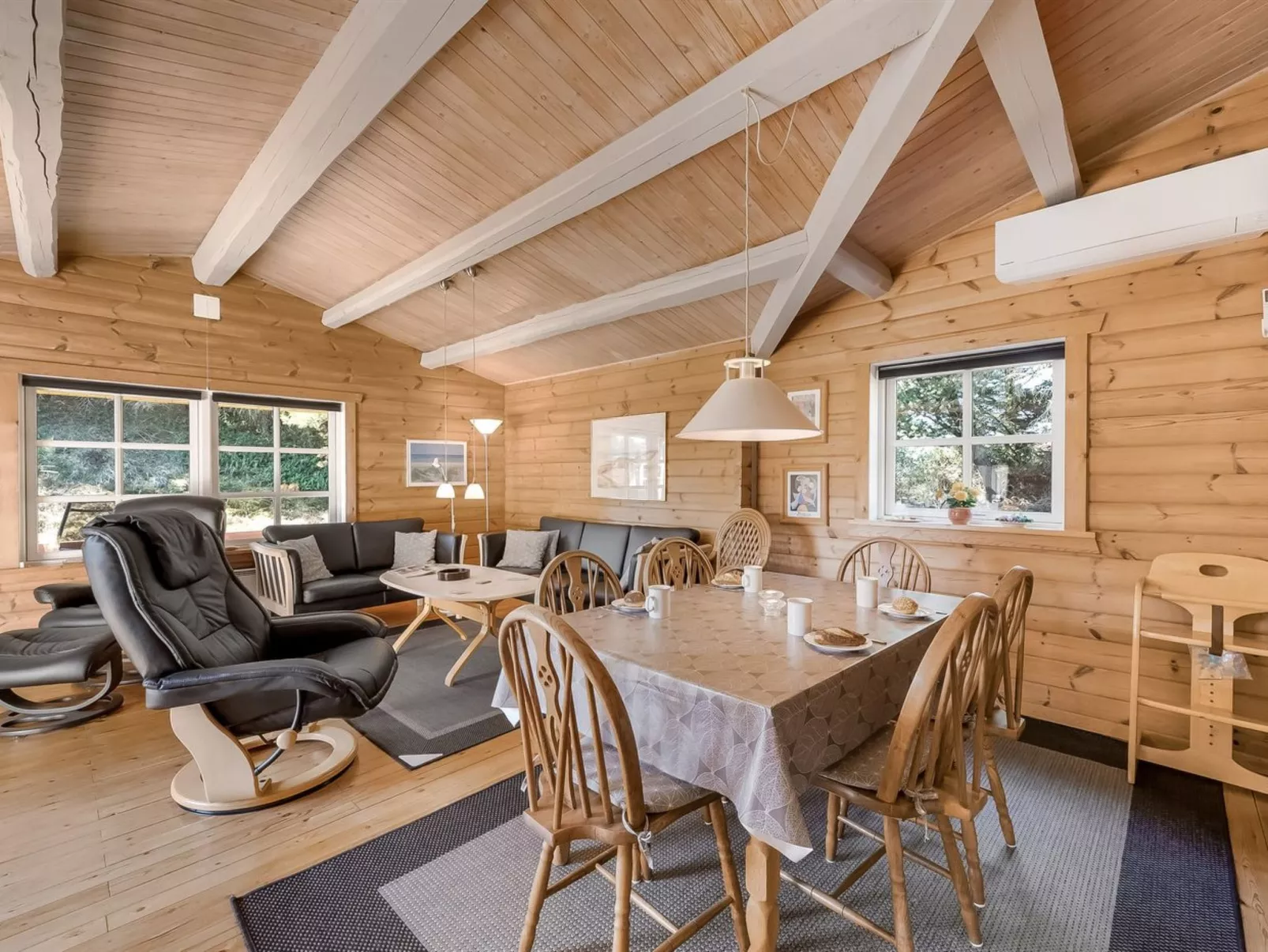 "Yaris" - 800m to the fjord-Binnen