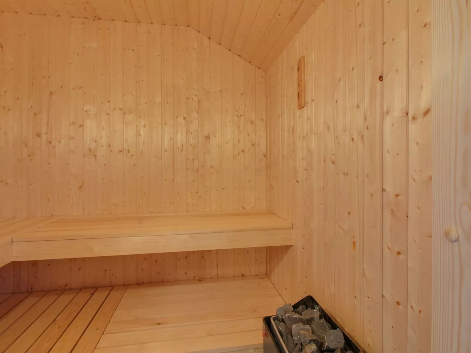 "Ethel" - 1.5km to the fjord-Binnen