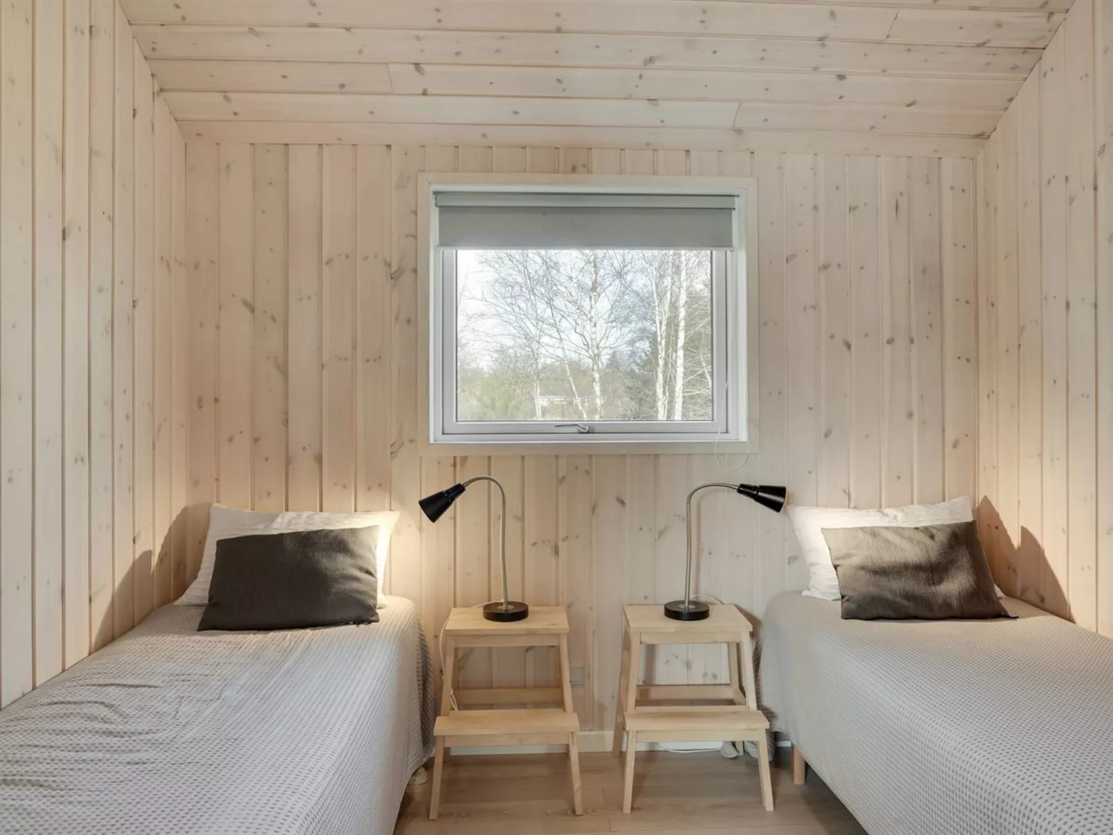 "Swavi" -  from the sea-Binnen