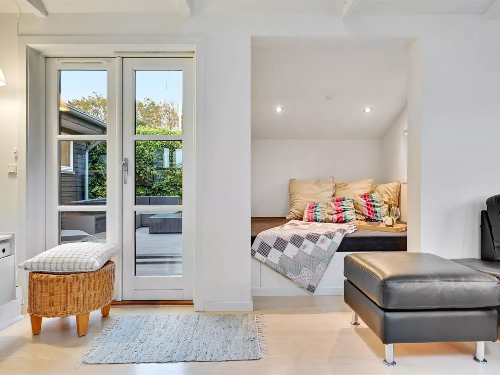 "Kamilla" - 200m from the sea-Binnen