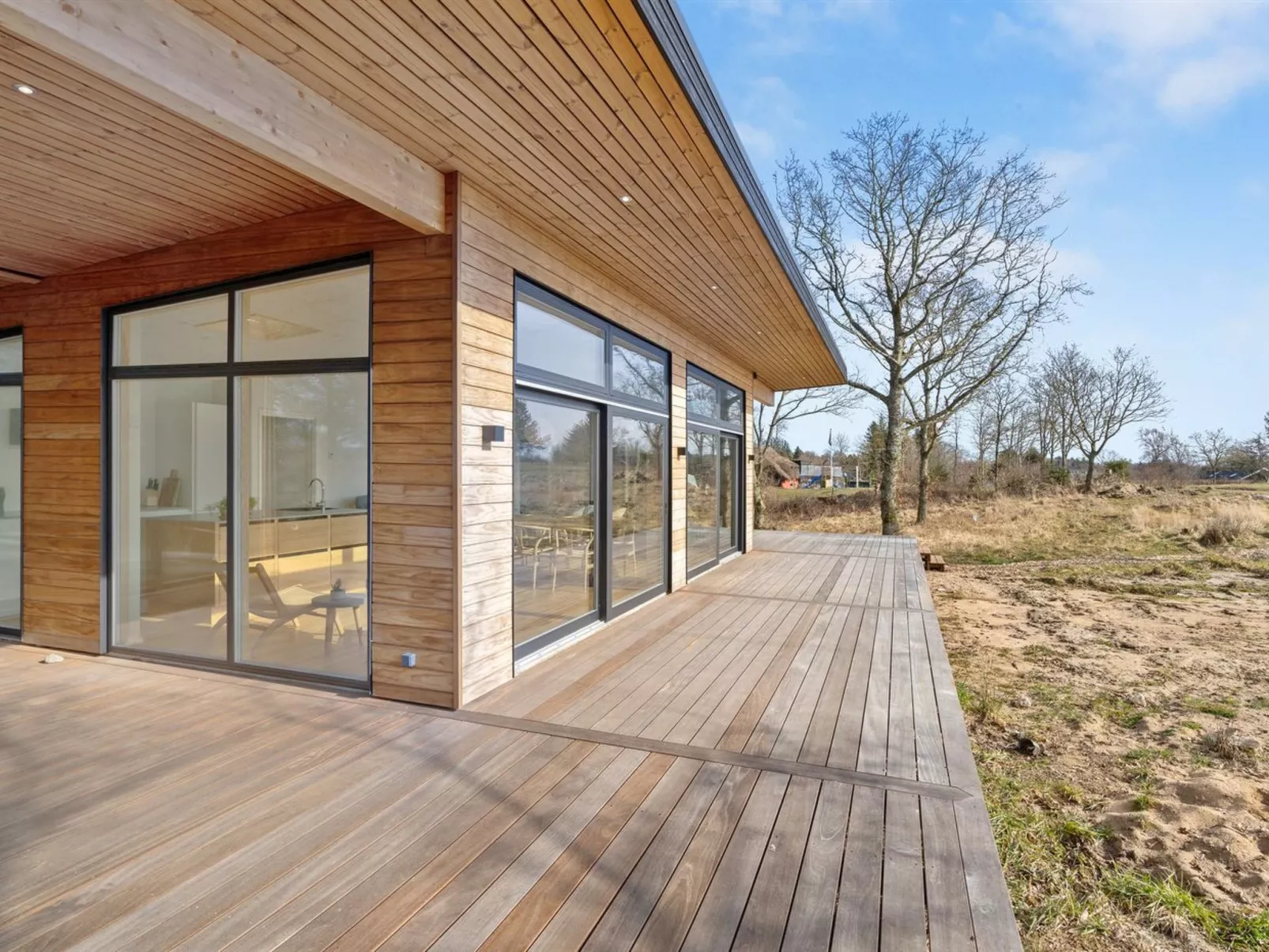 "Haubert" - 500m to the fjord-Buiten