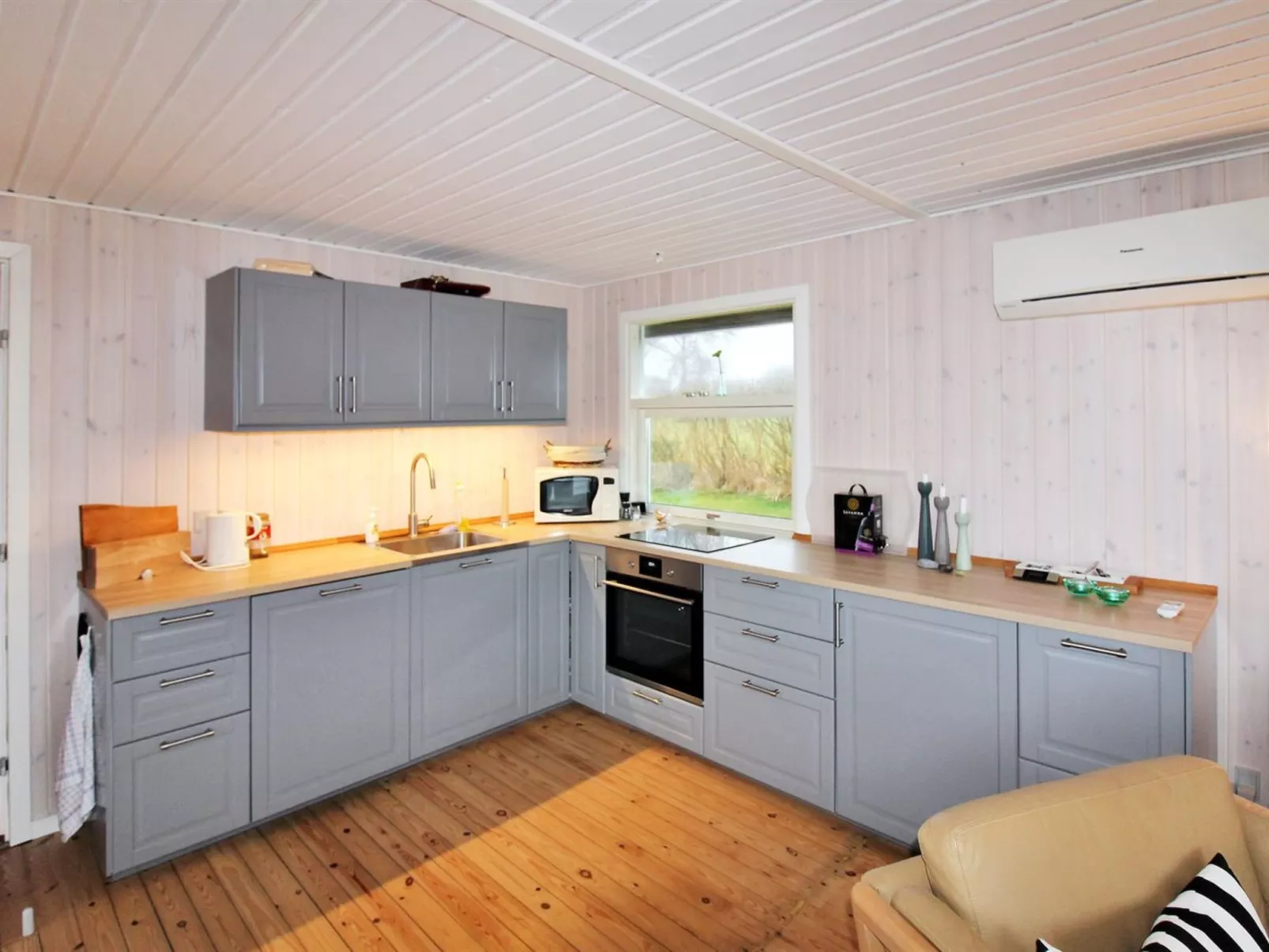 "Arton" - 300m from the sea-Binnen