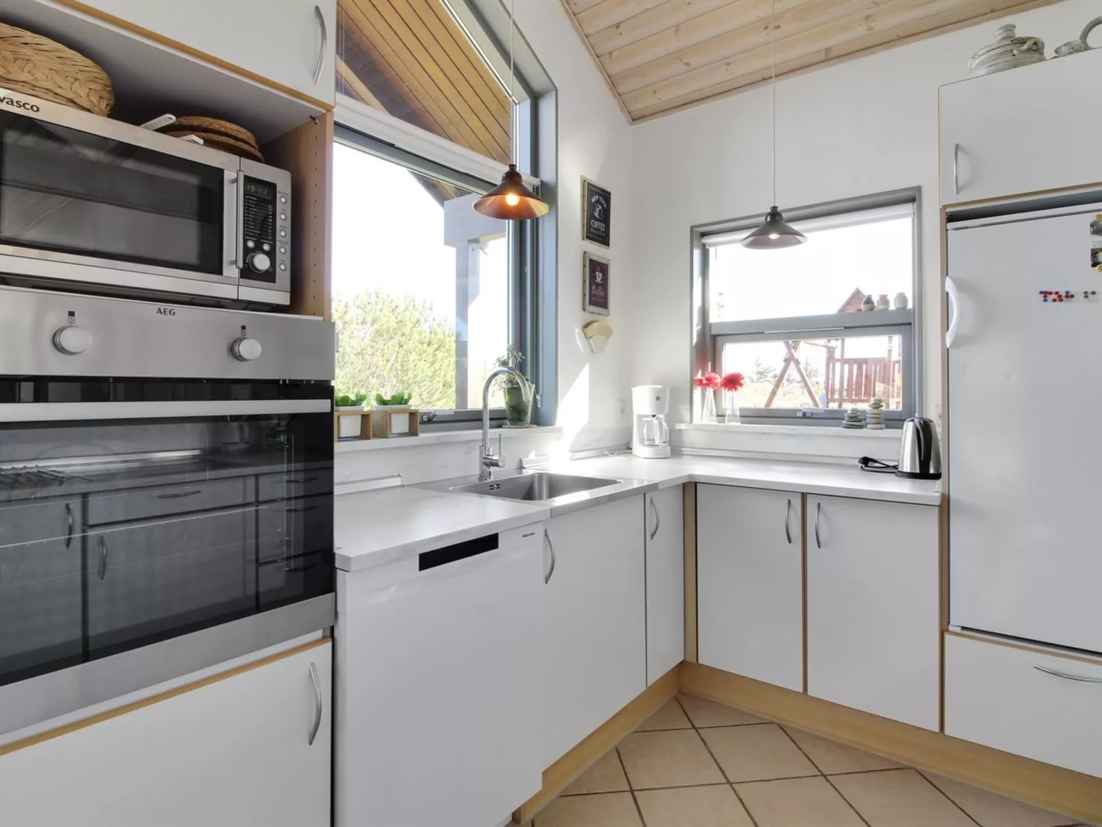 "Lothen" - 500m from the sea-Binnen