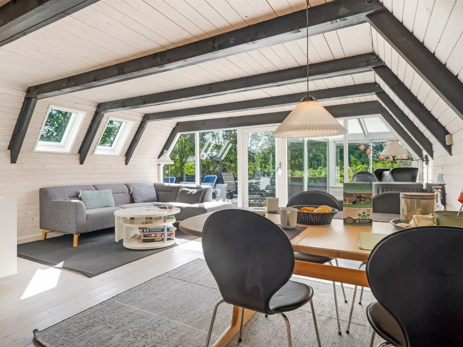 "Vladanka" -  from the sea-Binnen