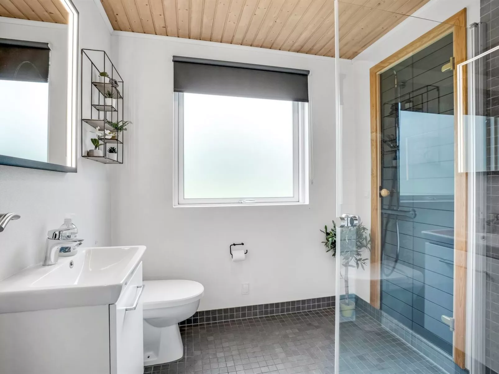 "Sverker" - 300m from the sea-Binnen