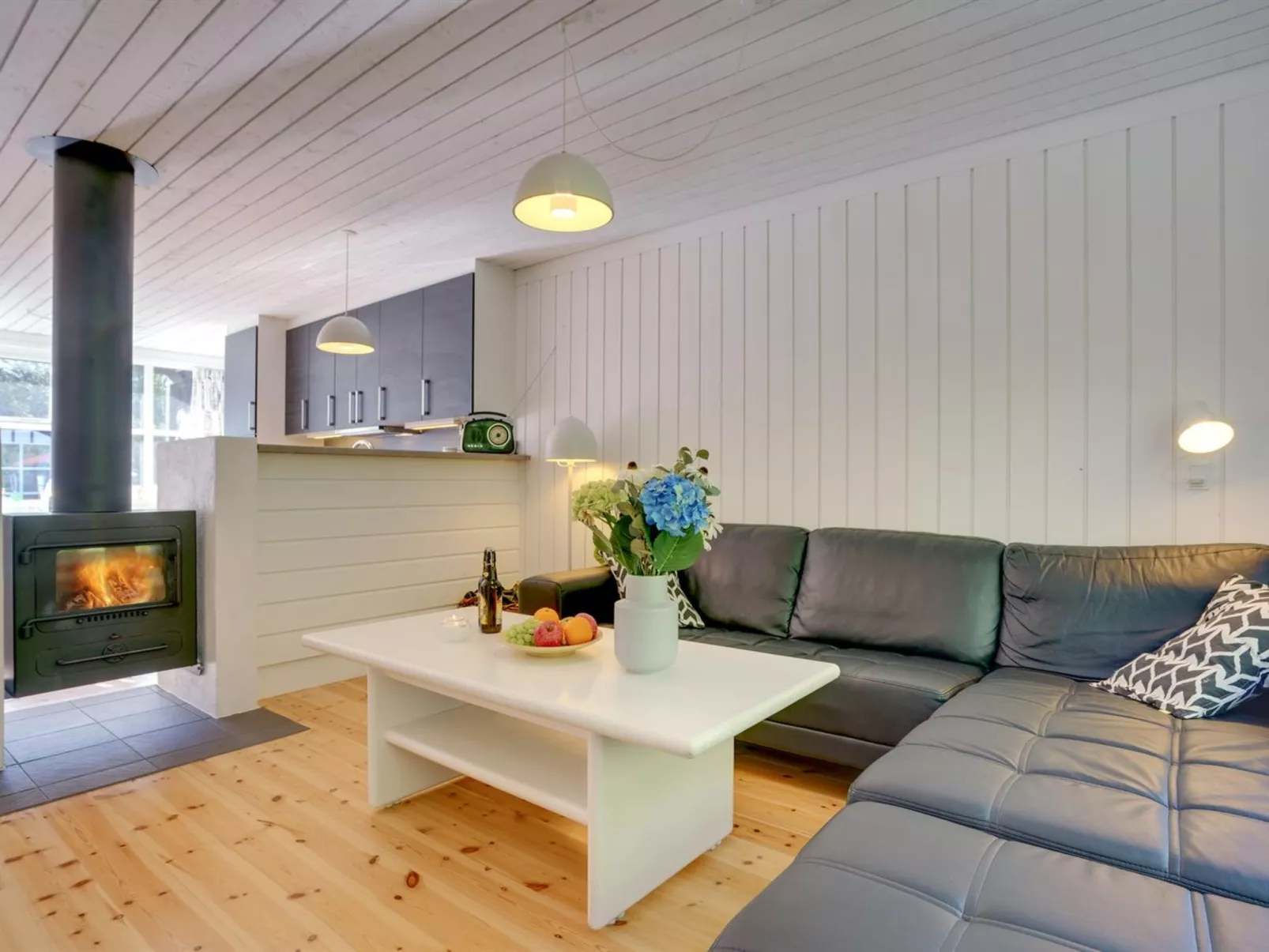 "Bergit" - 55m from the sea-Binnen